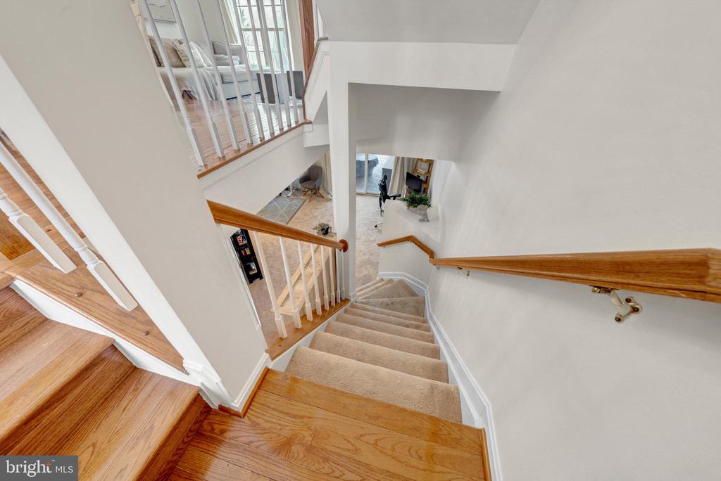 12027 EDGEMERE CIRCLE