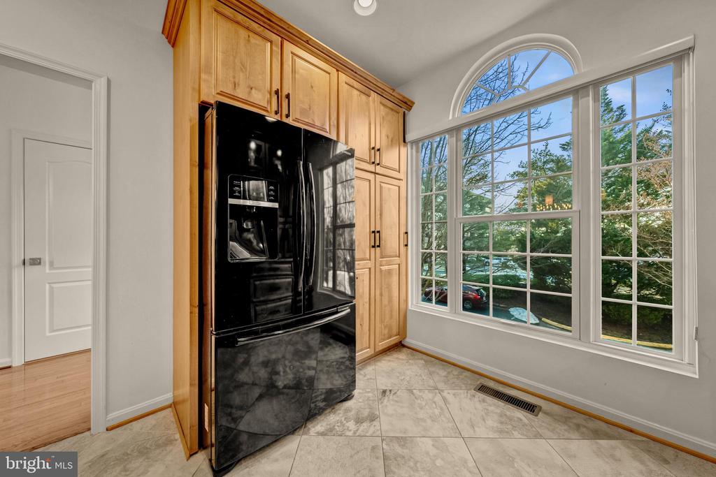 12027 EDGEMERE CIRCLE