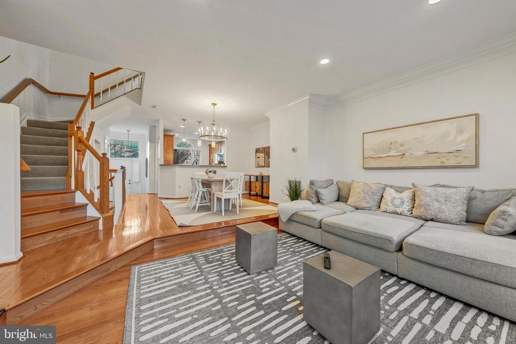 12027 EDGEMERE CIRCLE