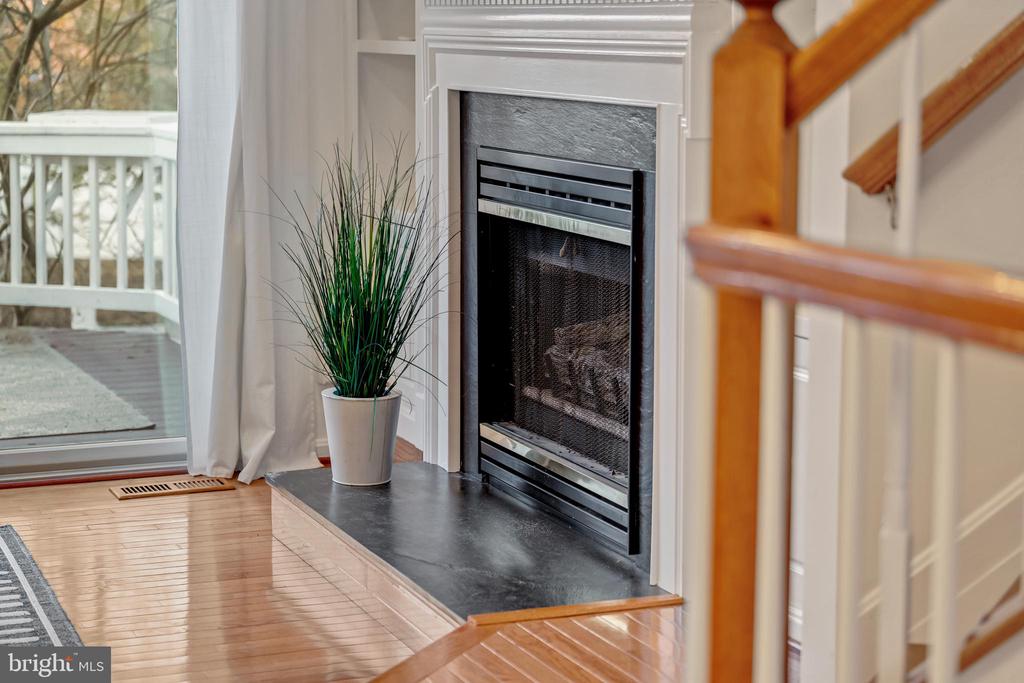 12027 EDGEMERE CIRCLE