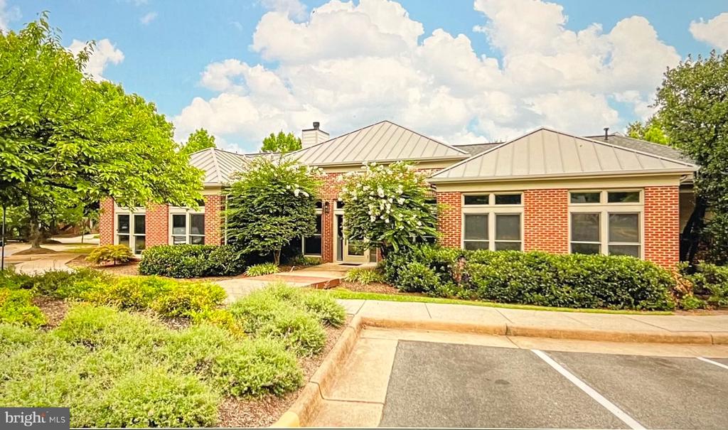 12027 EDGEMERE CIRCLE