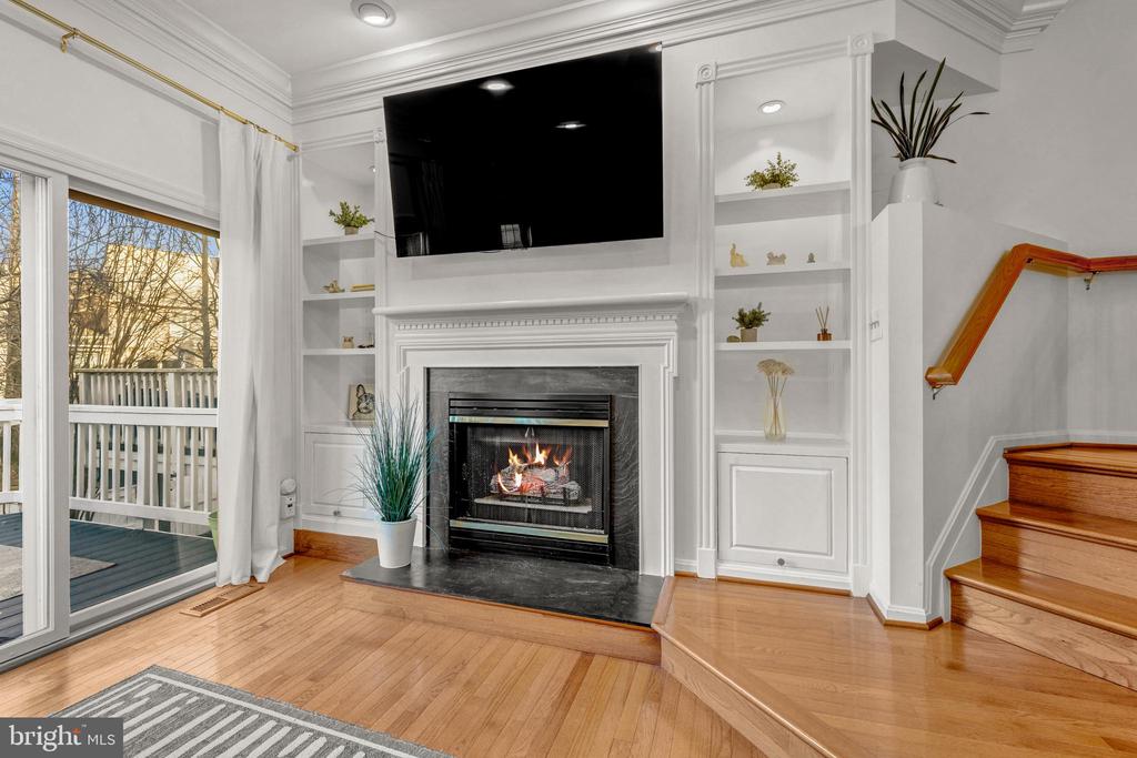 12027 EDGEMERE CIRCLE