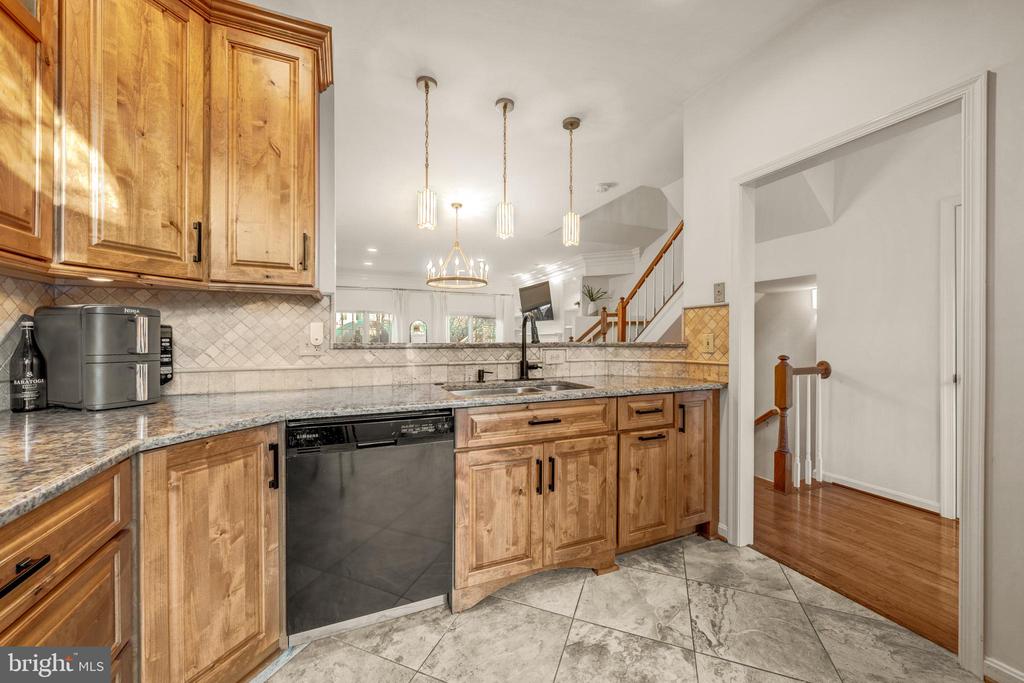 12027 EDGEMERE CIRCLE