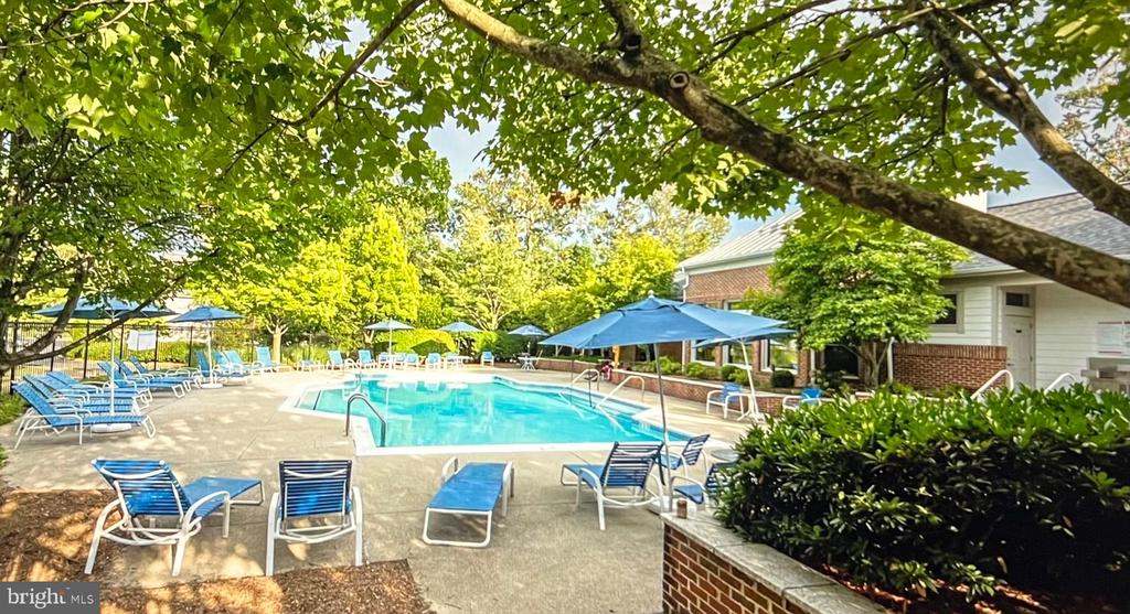 12027 EDGEMERE CIRCLE