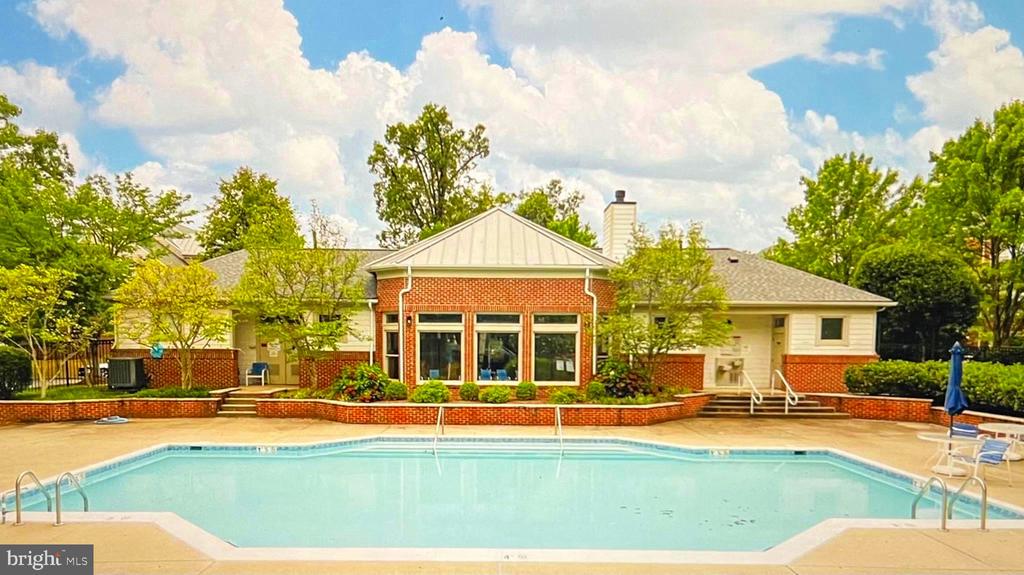 12027 EDGEMERE CIRCLE