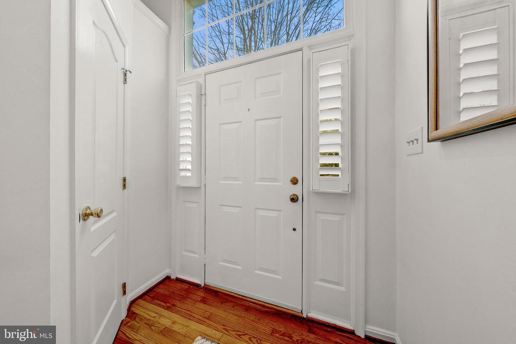 12027 EDGEMERE CIRCLE
