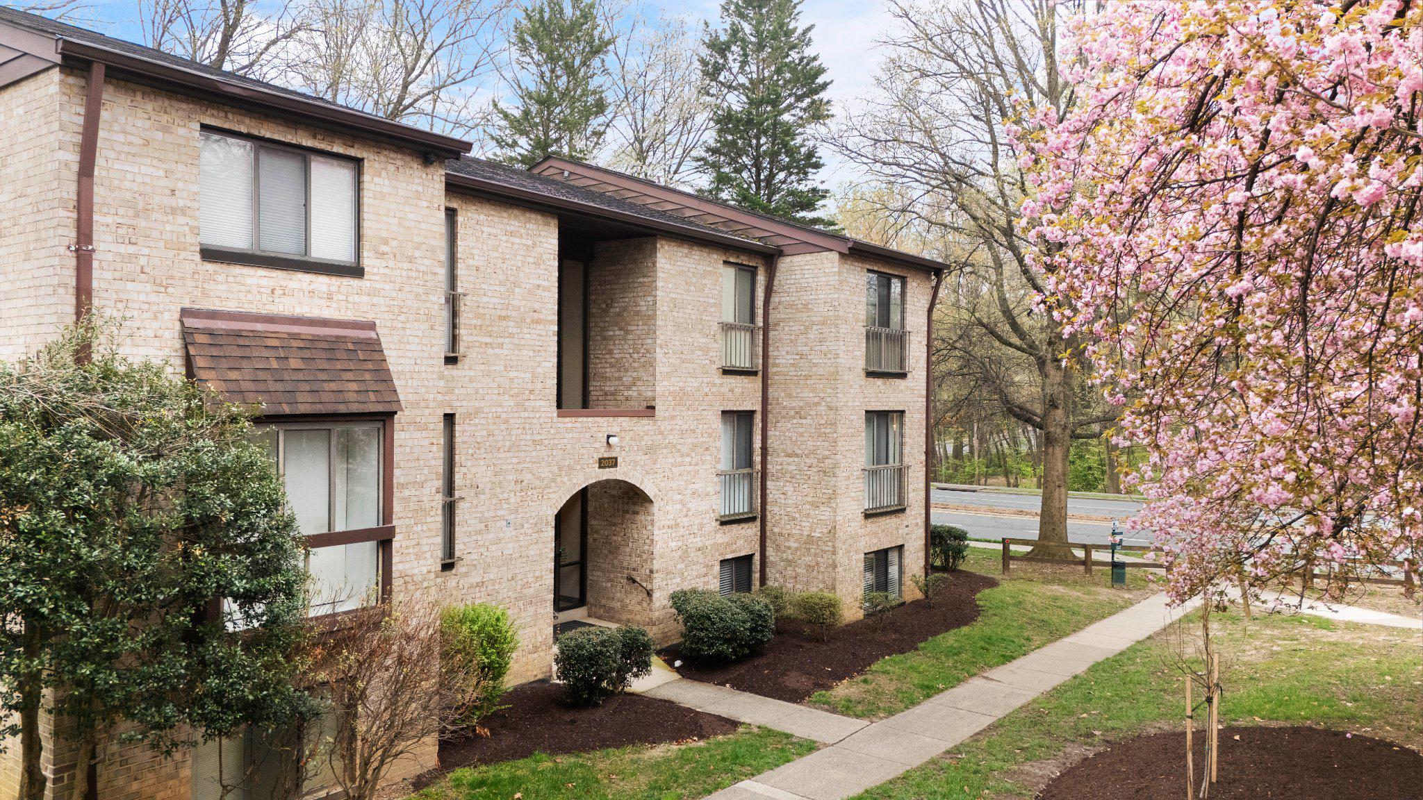 2037 ROYAL FERN COURT 47/2C