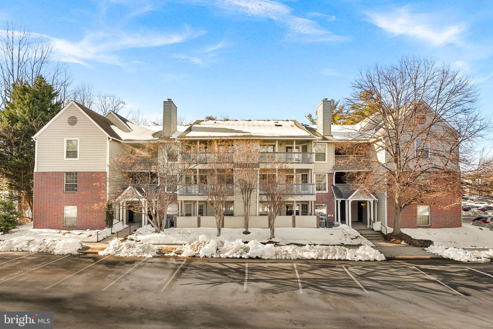 3916 PENDERVIEW DRIVE 428