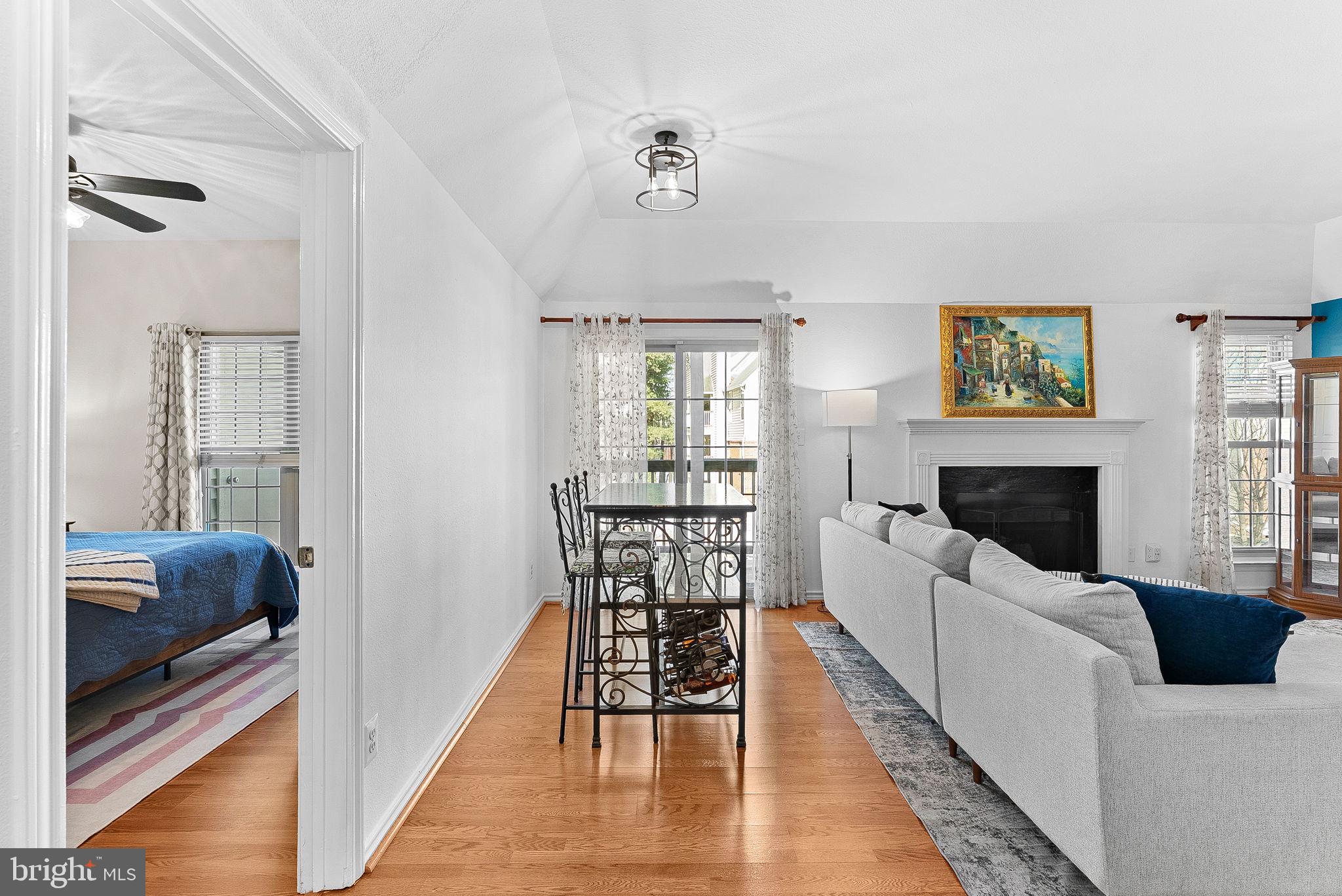 3916 PENDERVIEW DRIVE 428