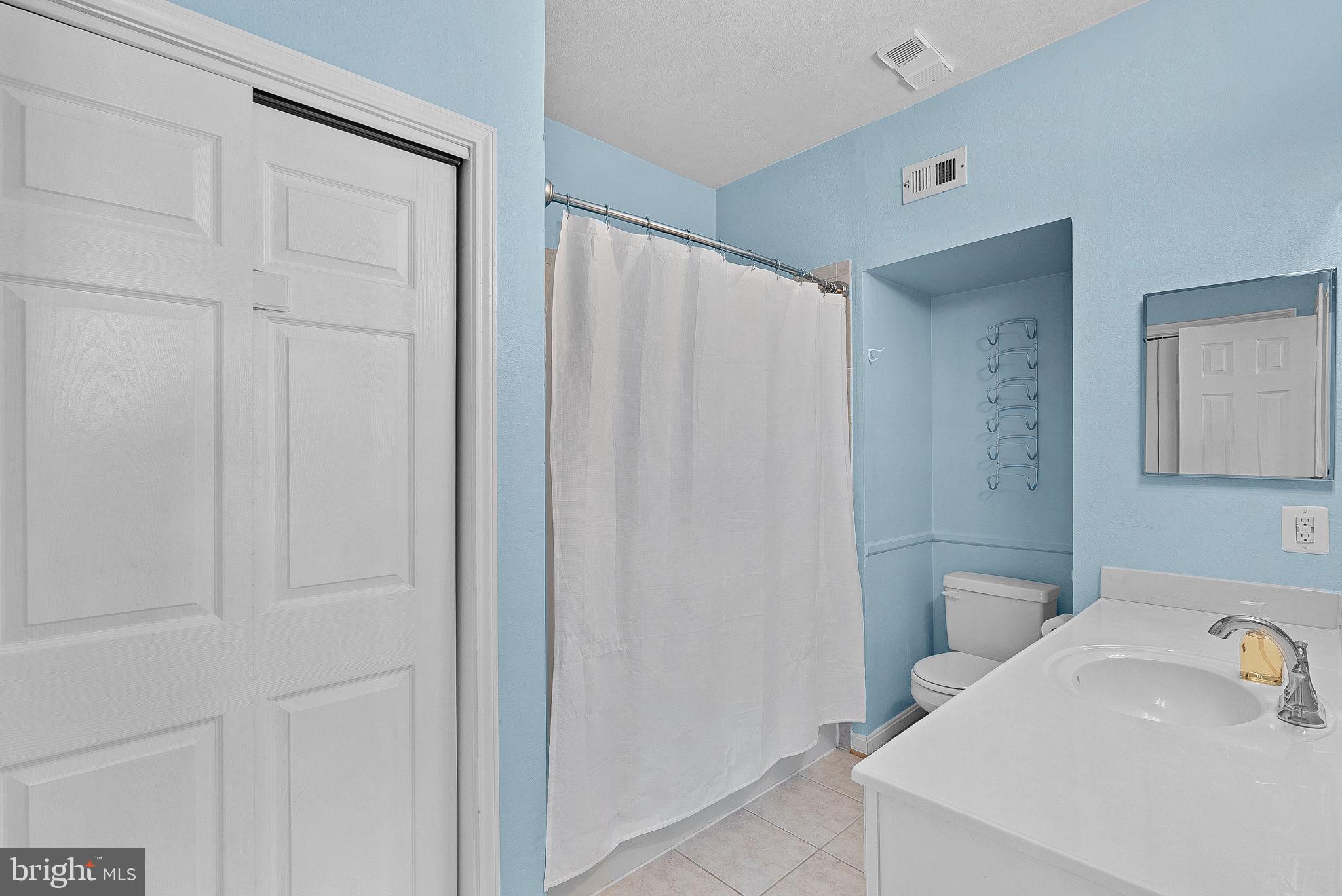 3916 PENDERVIEW DRIVE 428