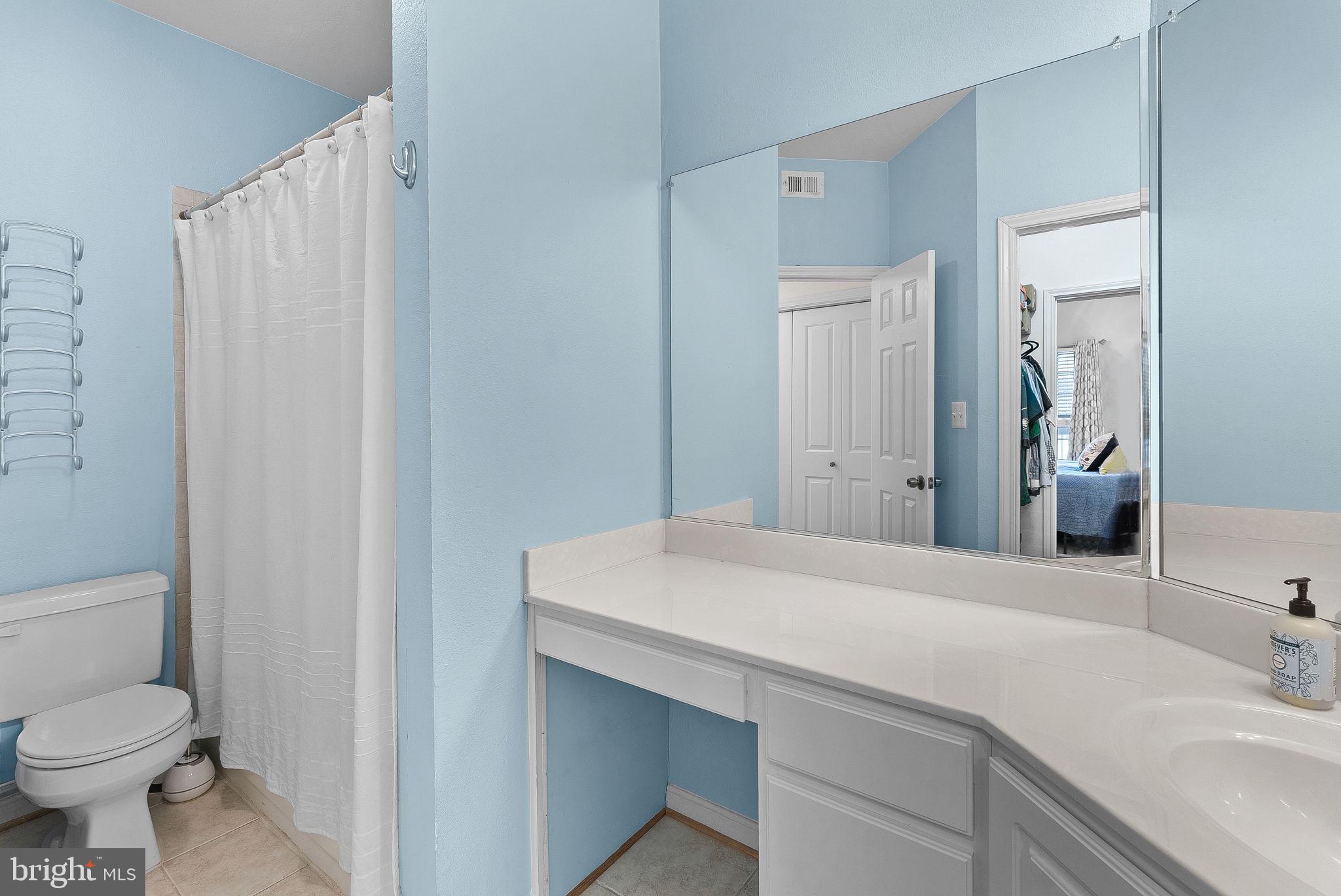 3916 PENDERVIEW DRIVE 428