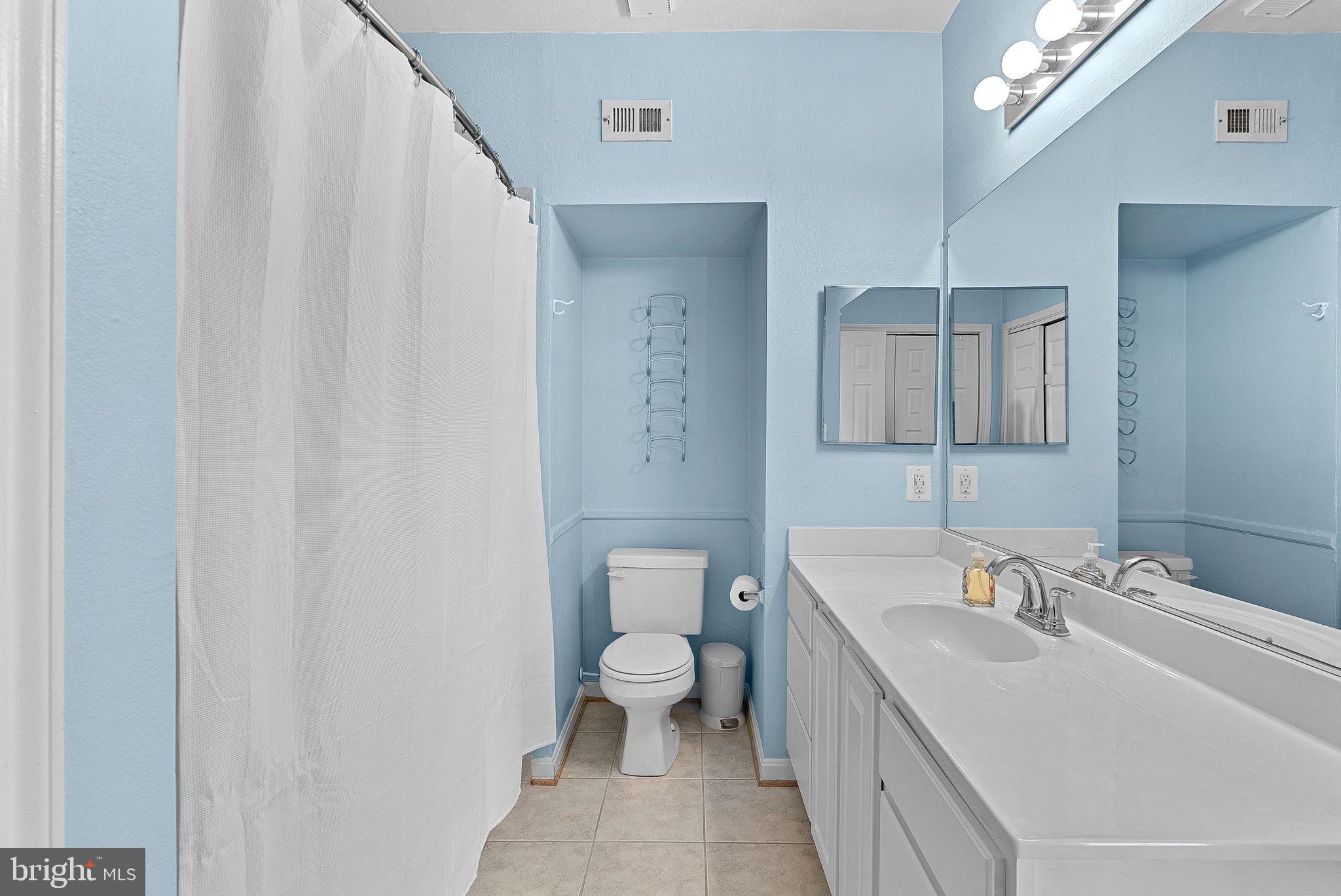 3916 PENDERVIEW DRIVE 428