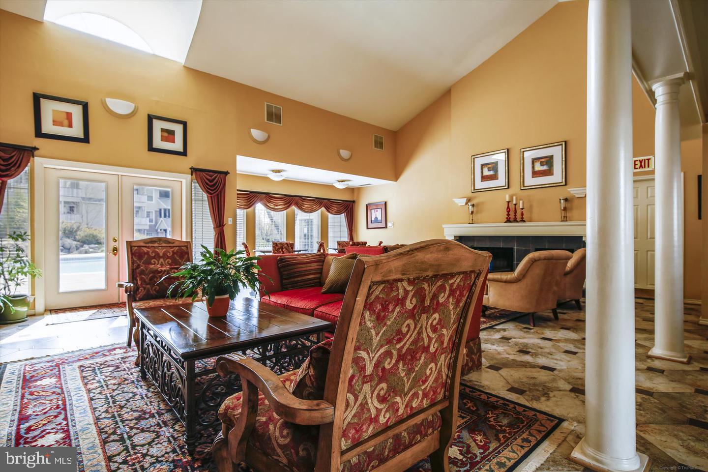 3916 PENDERVIEW DRIVE 428