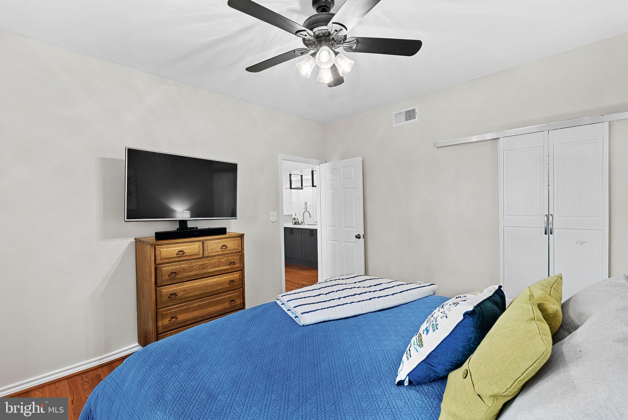 3916 PENDERVIEW DRIVE 428