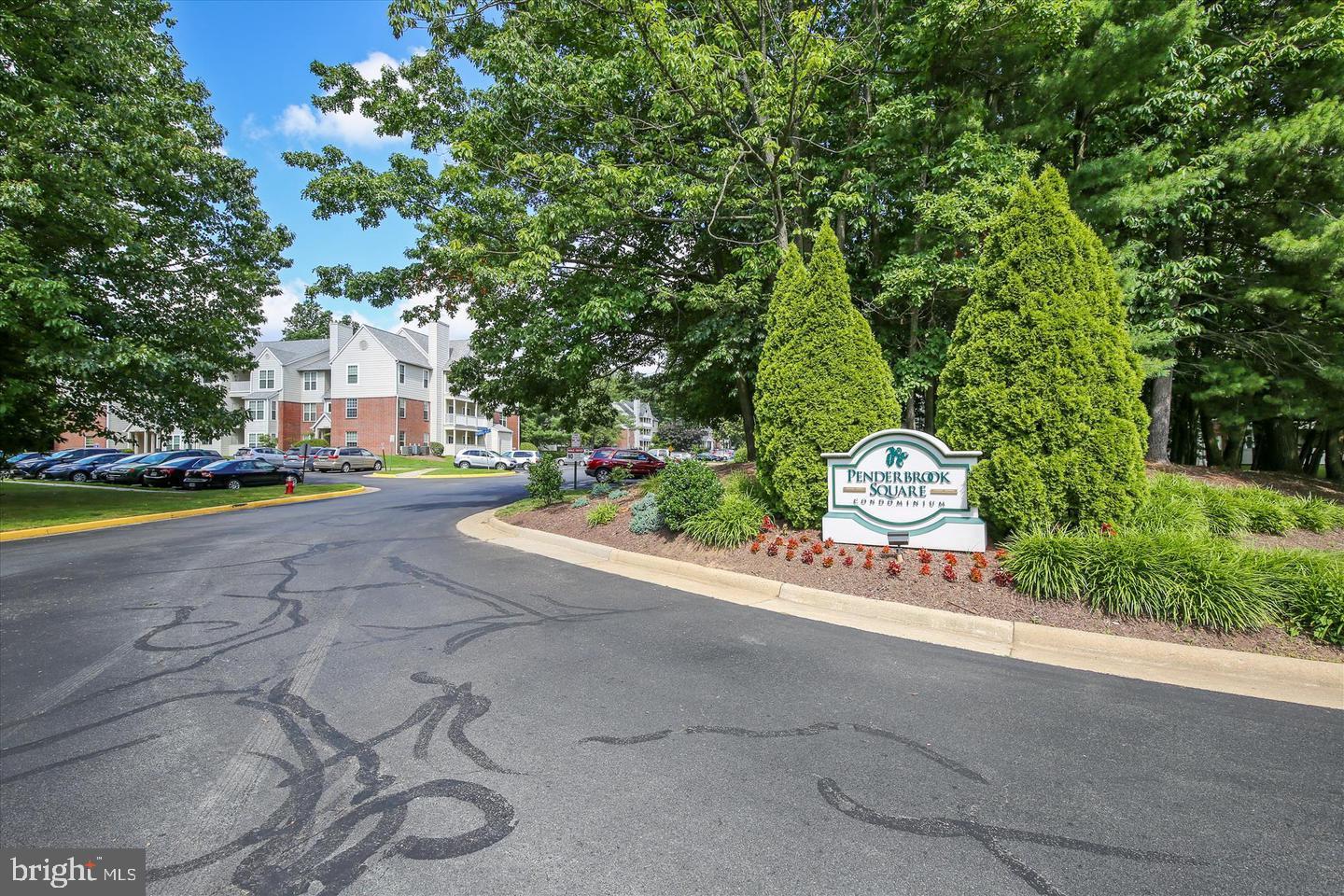 3916 PENDERVIEW DRIVE 428