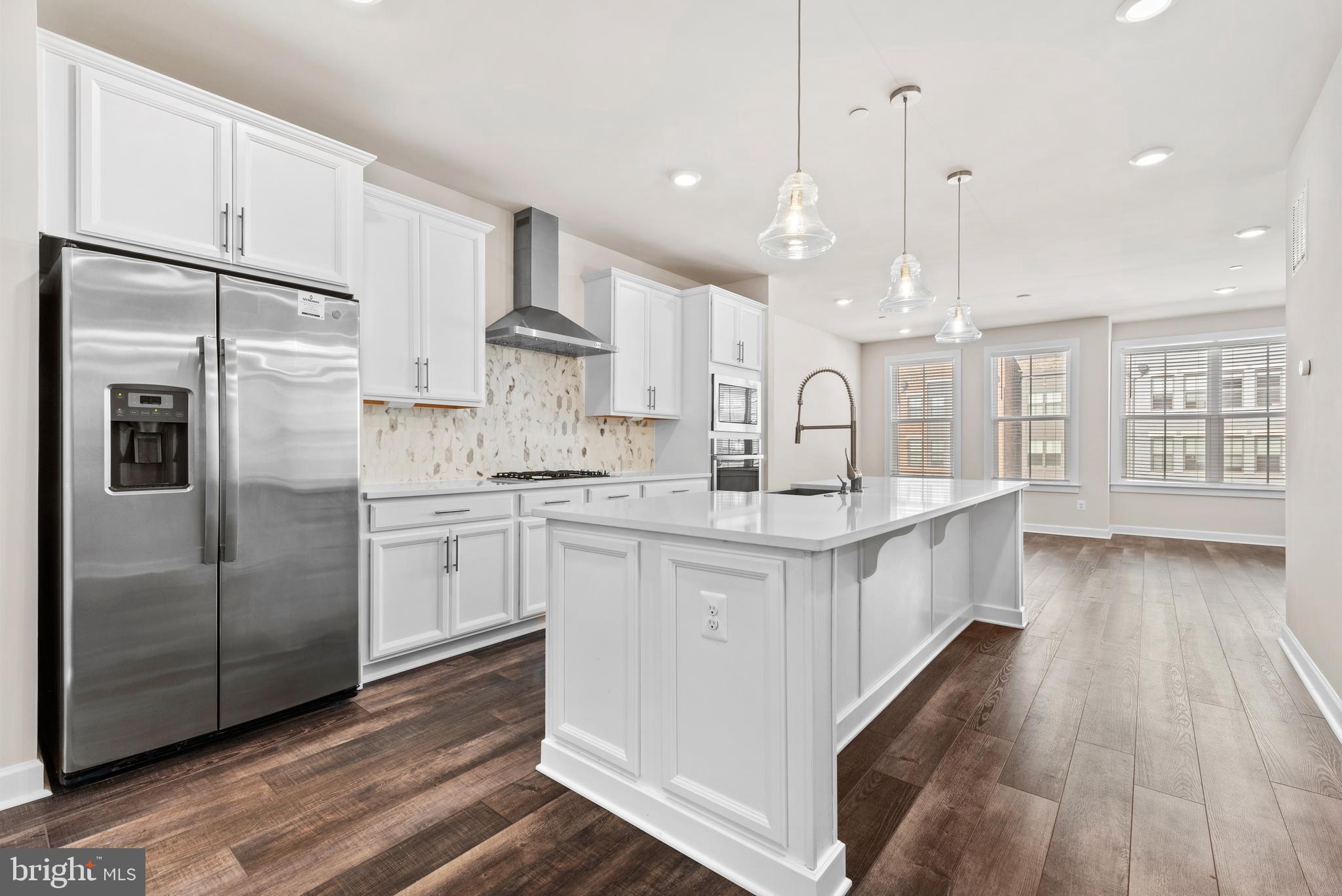 13039 HATTONTOWN SQUARE