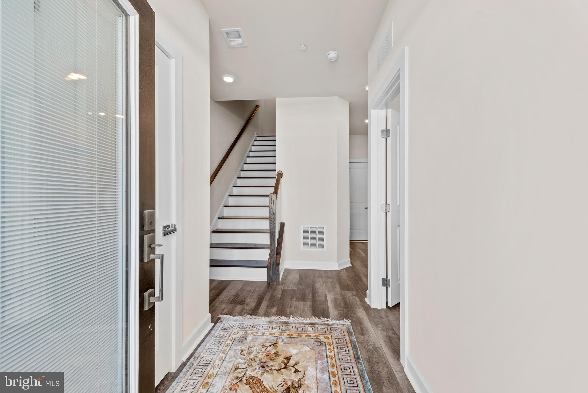 13039 HATTONTOWN SQUARE