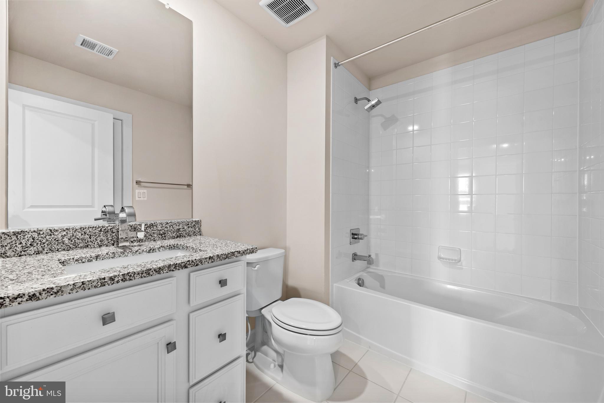 13039 HATTONTOWN SQUARE