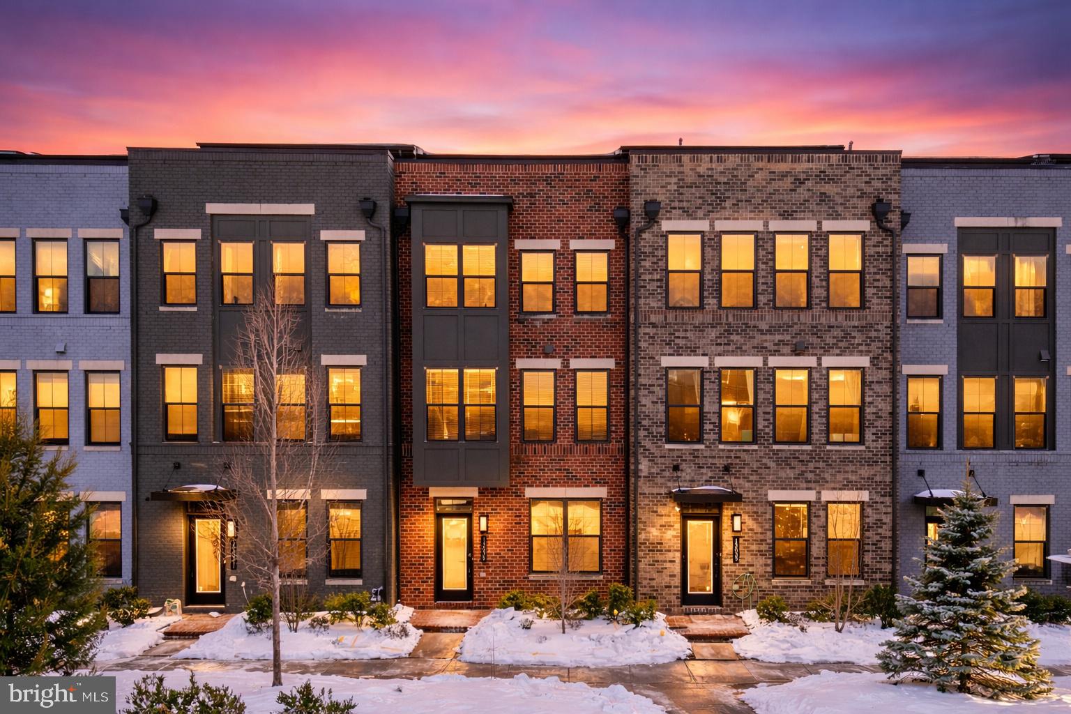 13039 HATTONTOWN SQUARE