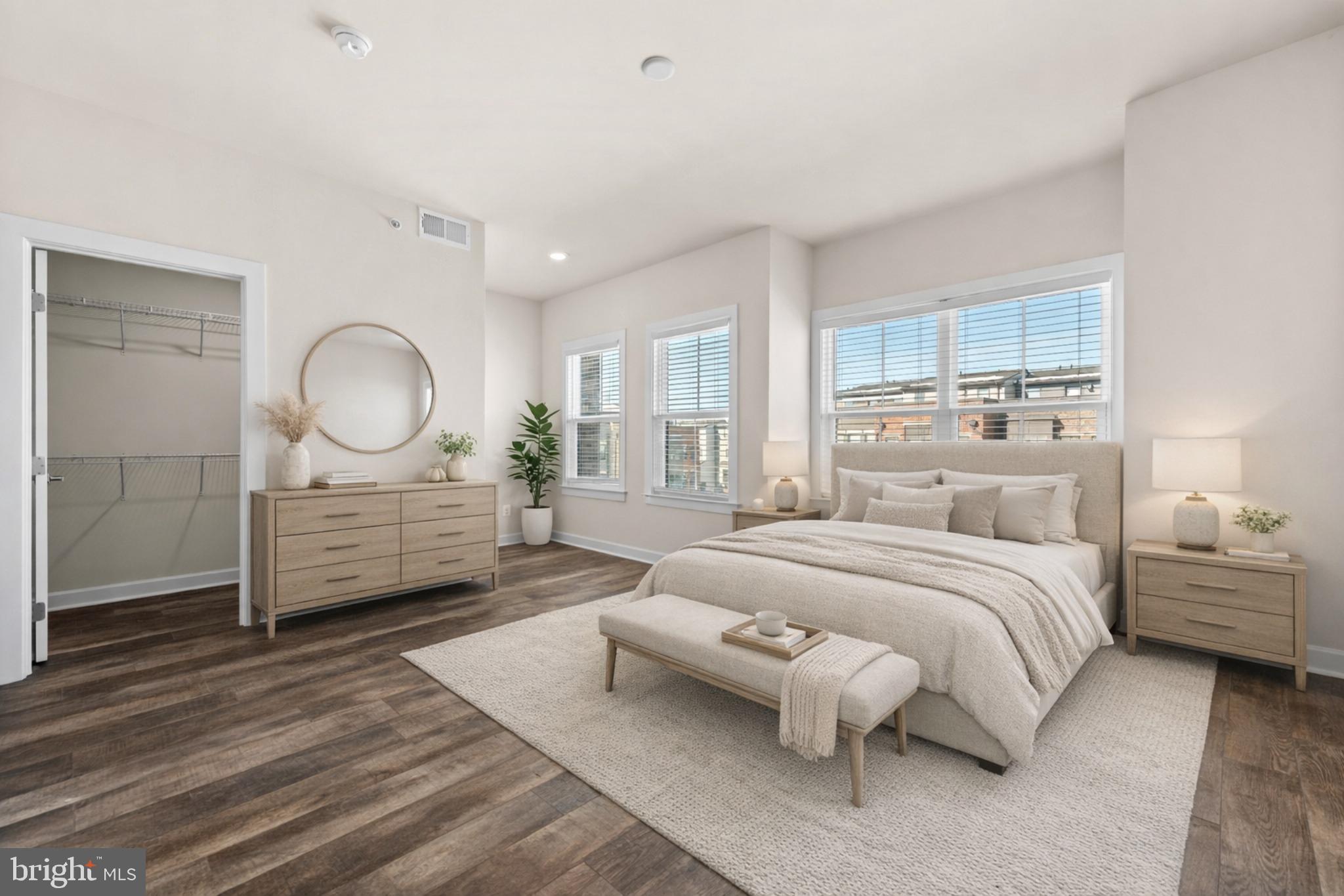 13039 HATTONTOWN SQUARE