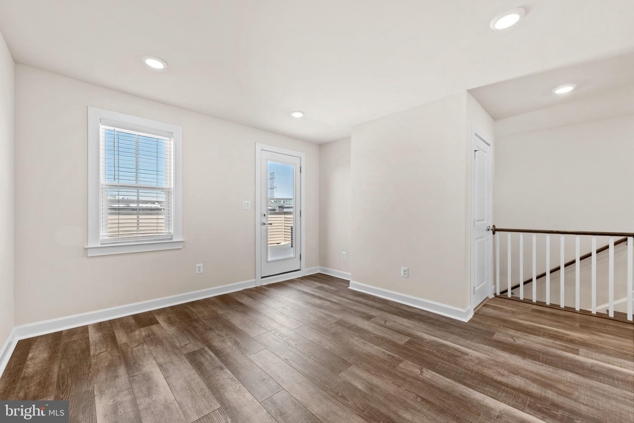 13039 HATTONTOWN SQUARE