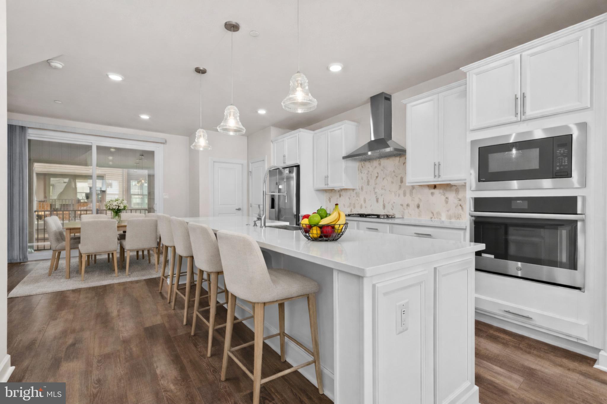 13039 HATTONTOWN SQUARE