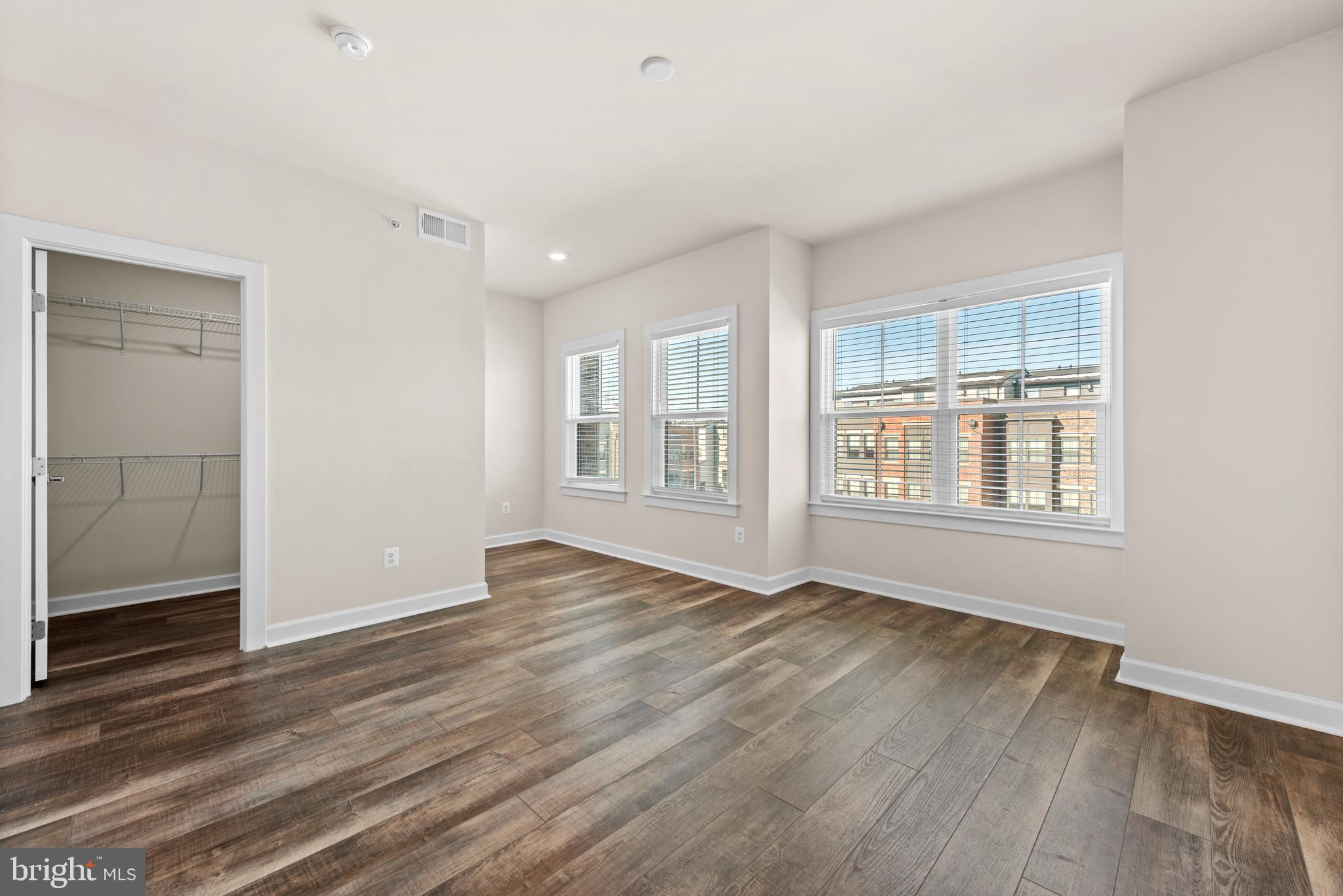 13039 HATTONTOWN SQUARE