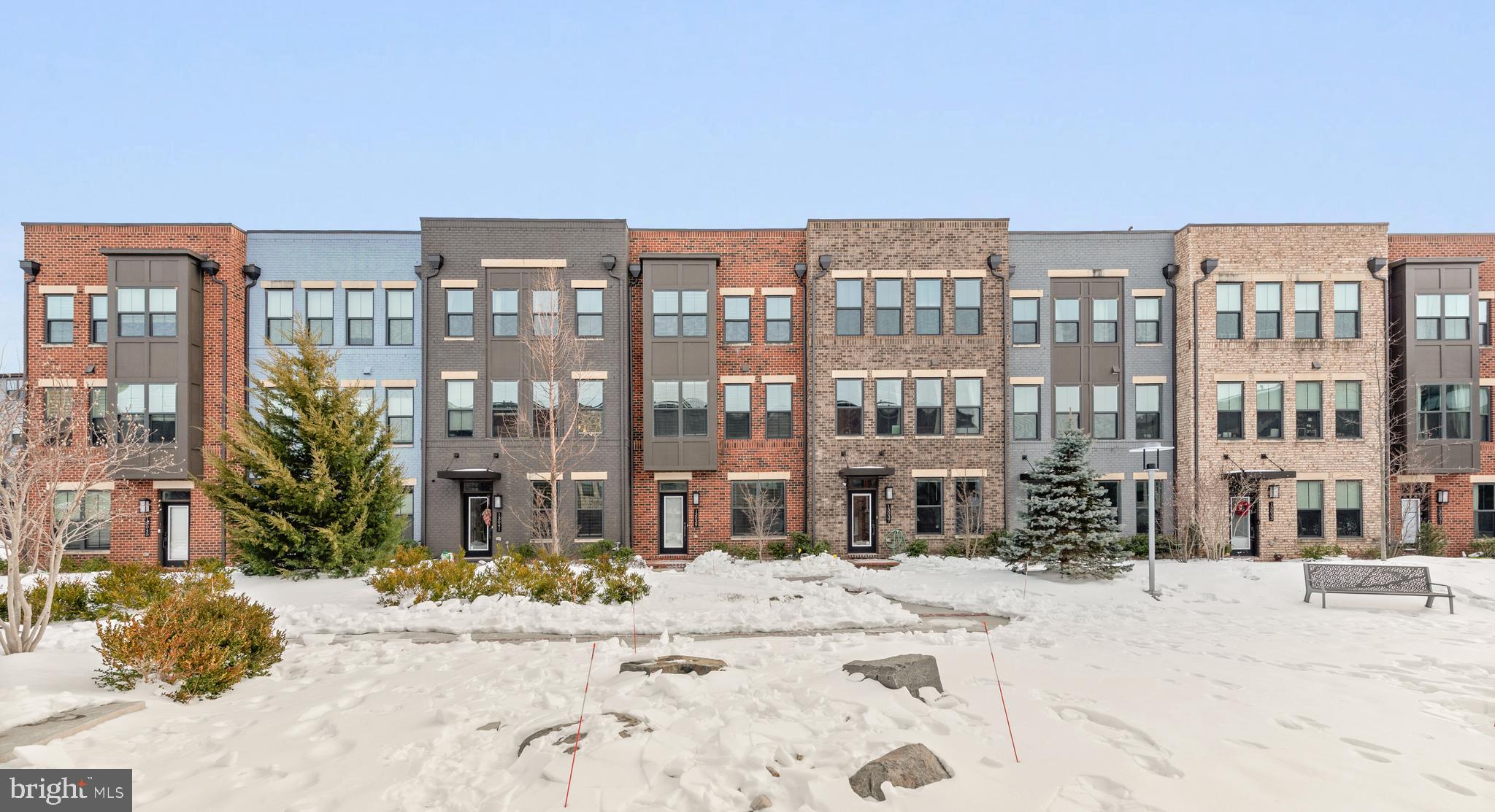 13039 HATTONTOWN SQUARE