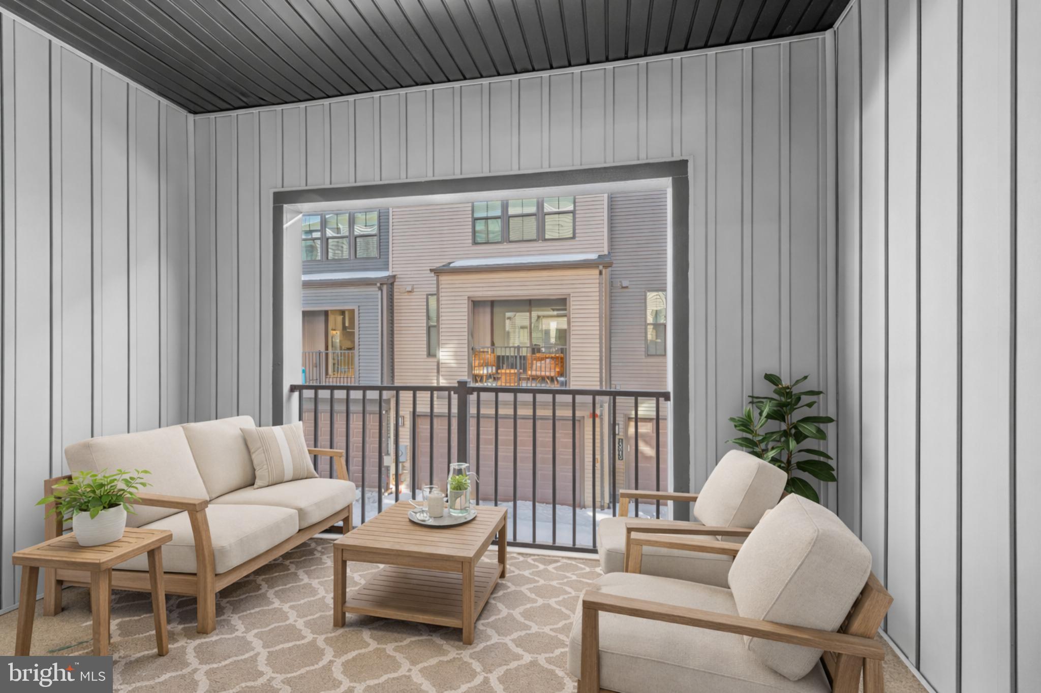 13039 HATTONTOWN SQUARE