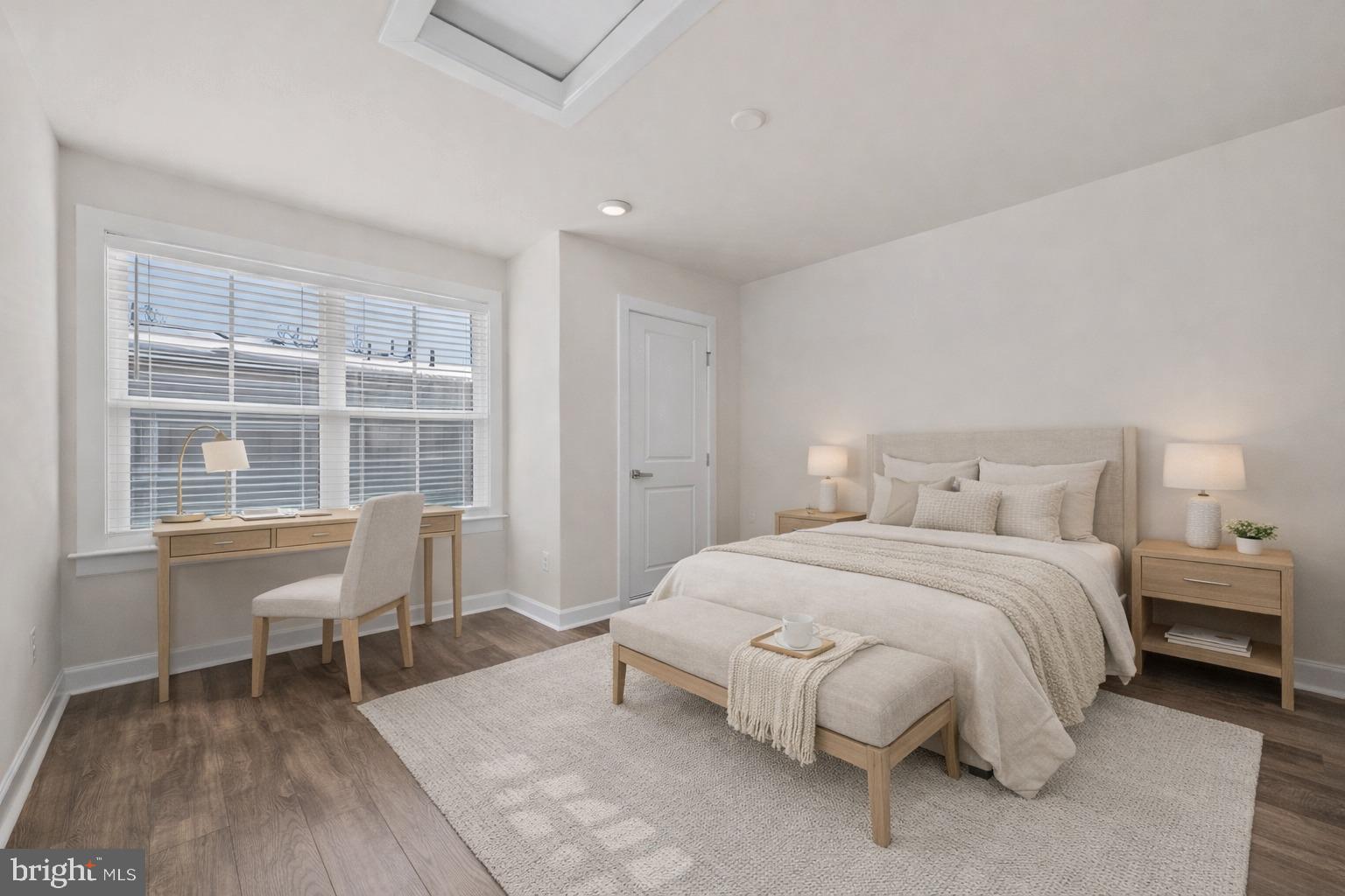 13039 HATTONTOWN SQUARE