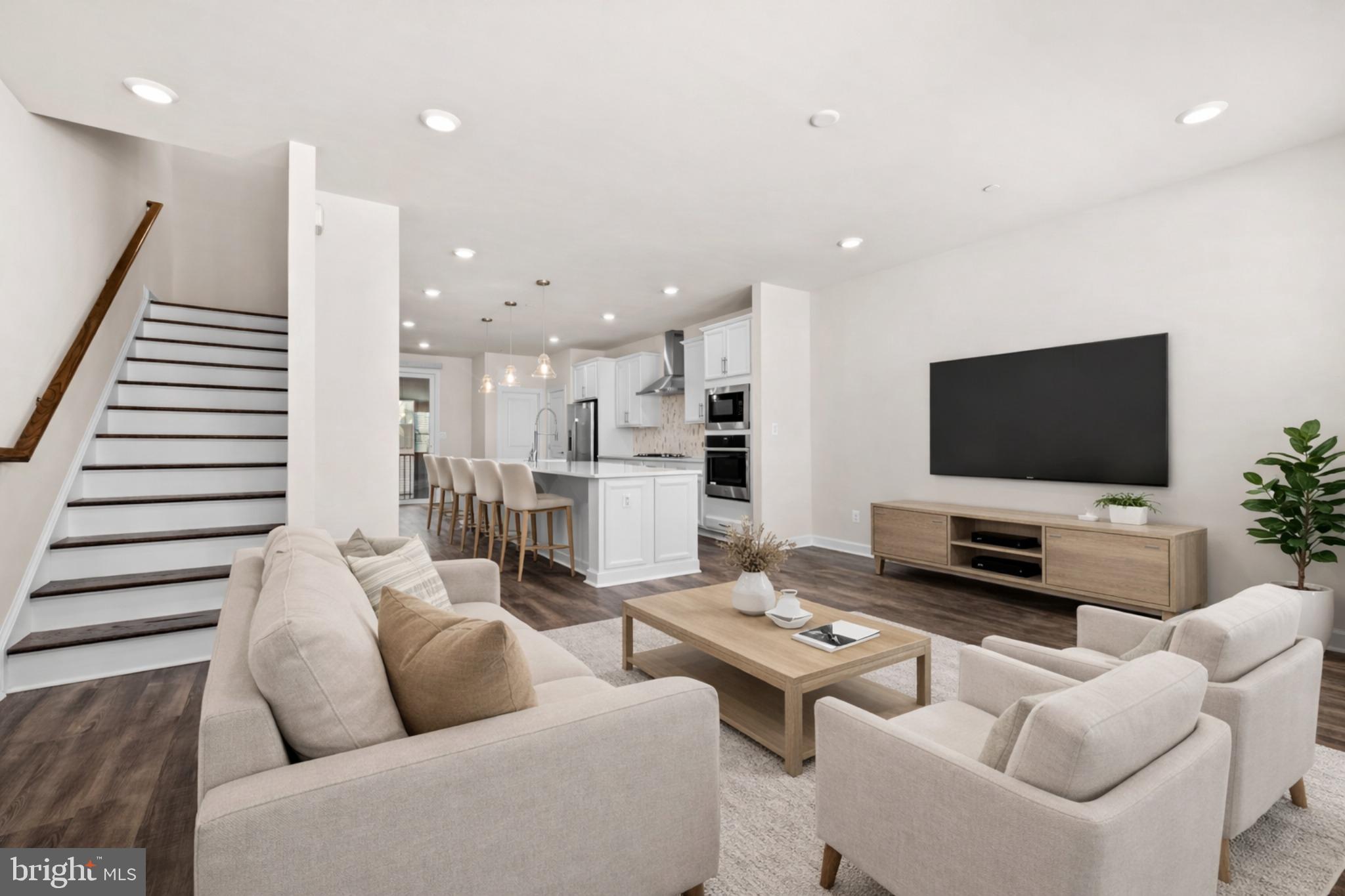 13039 HATTONTOWN SQUARE