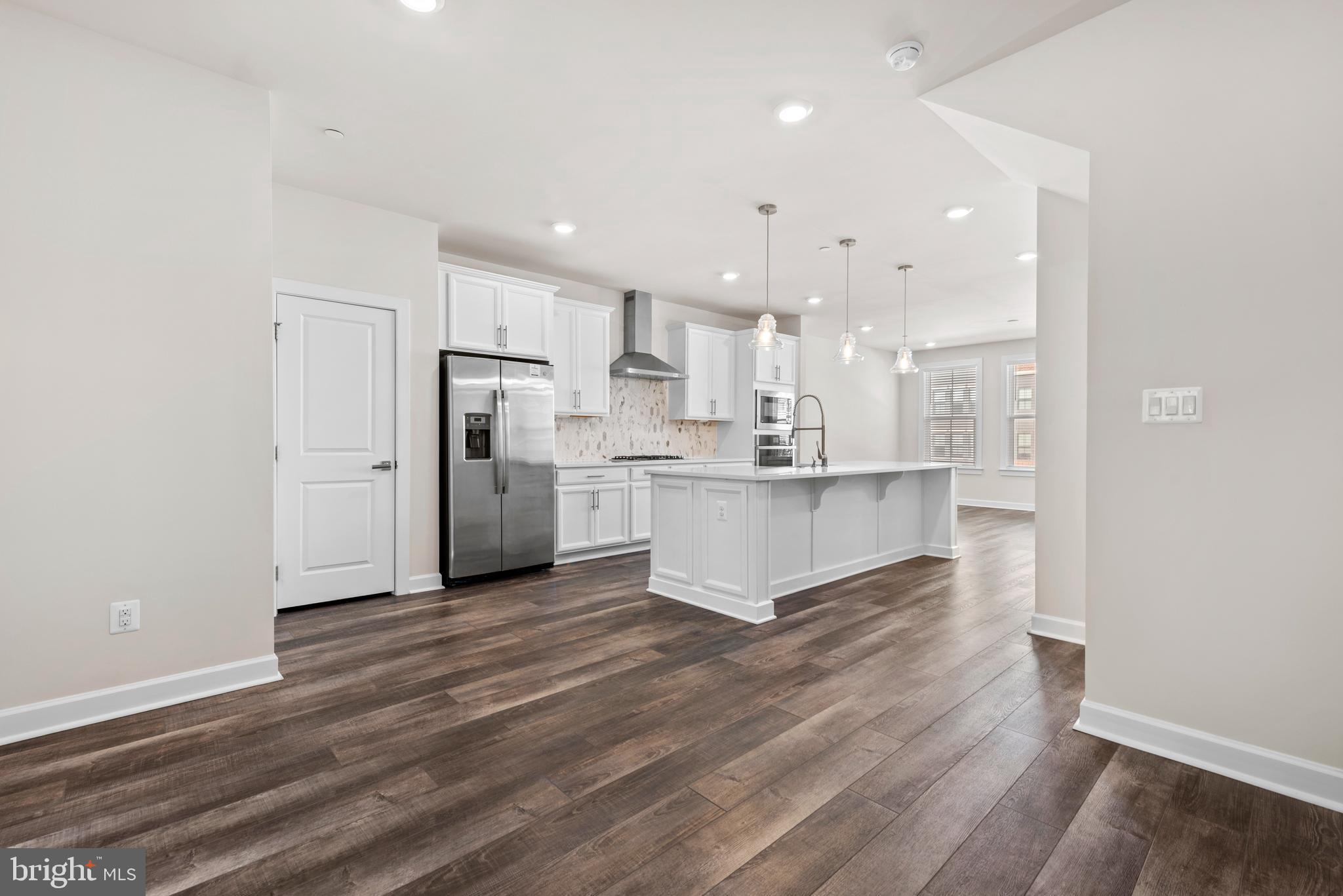 13039 HATTONTOWN SQUARE