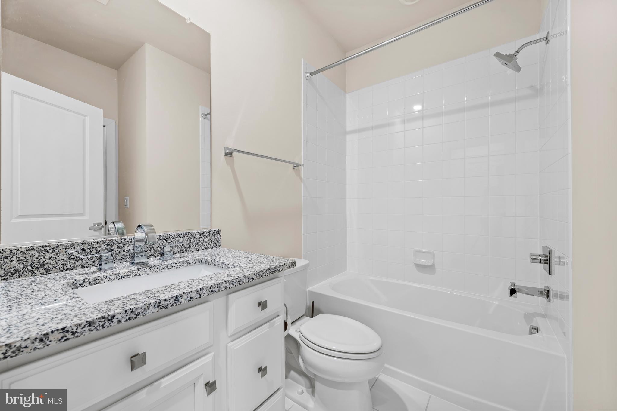 13039 HATTONTOWN SQUARE