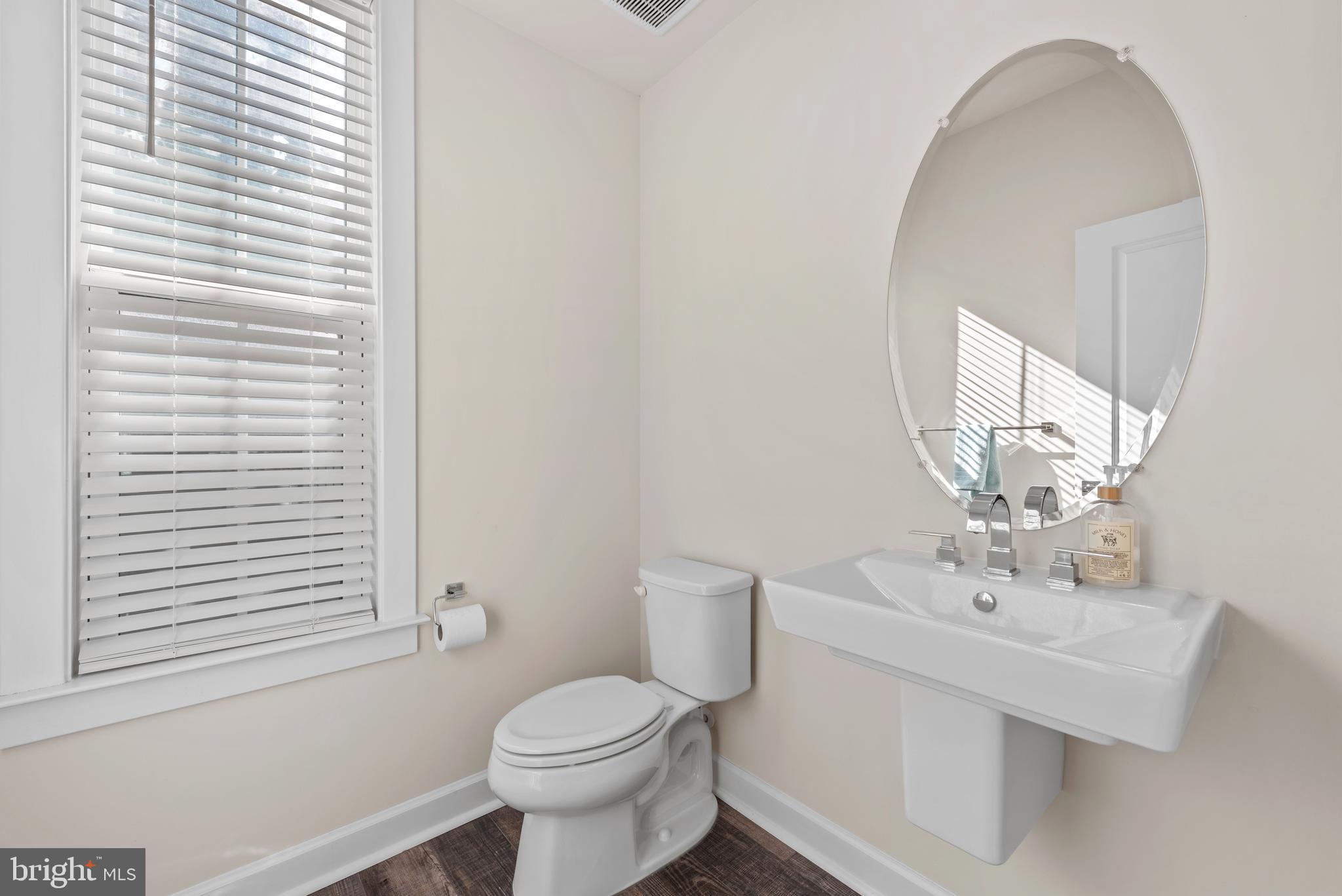 13039 HATTONTOWN SQUARE