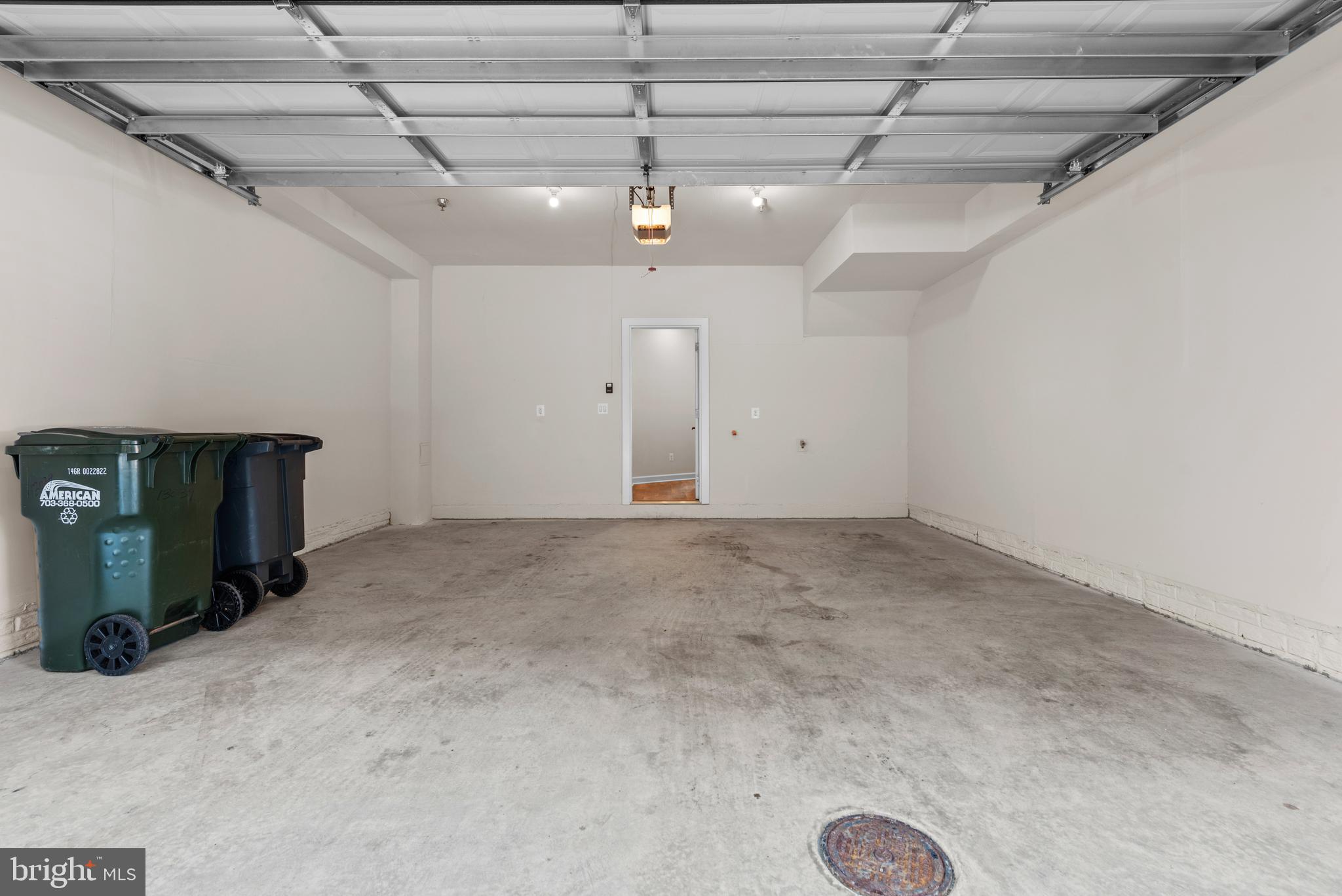 13039 HATTONTOWN SQUARE