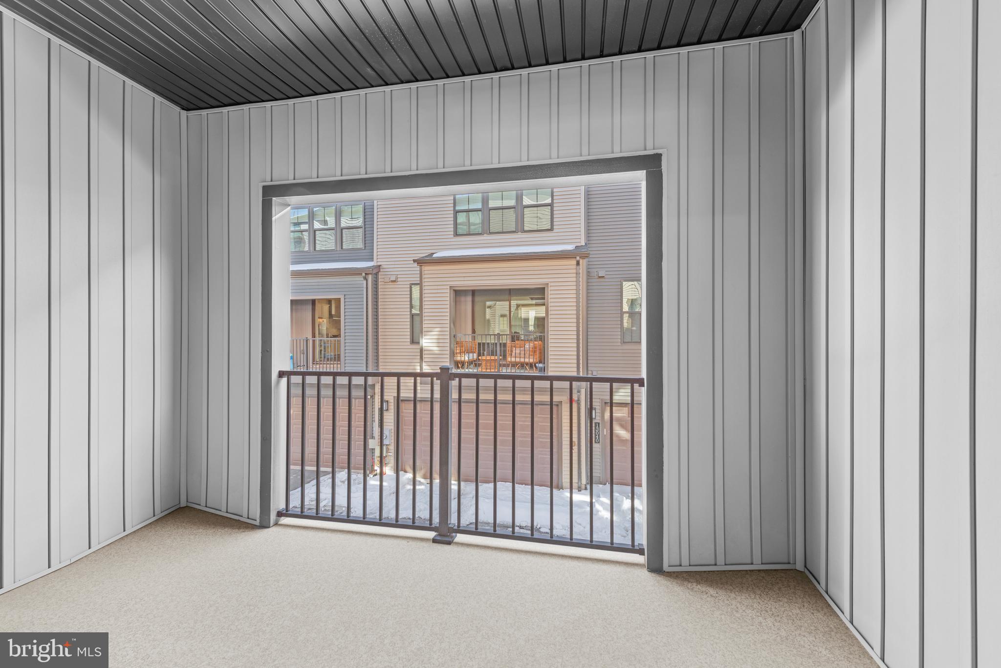 13039 HATTONTOWN SQUARE