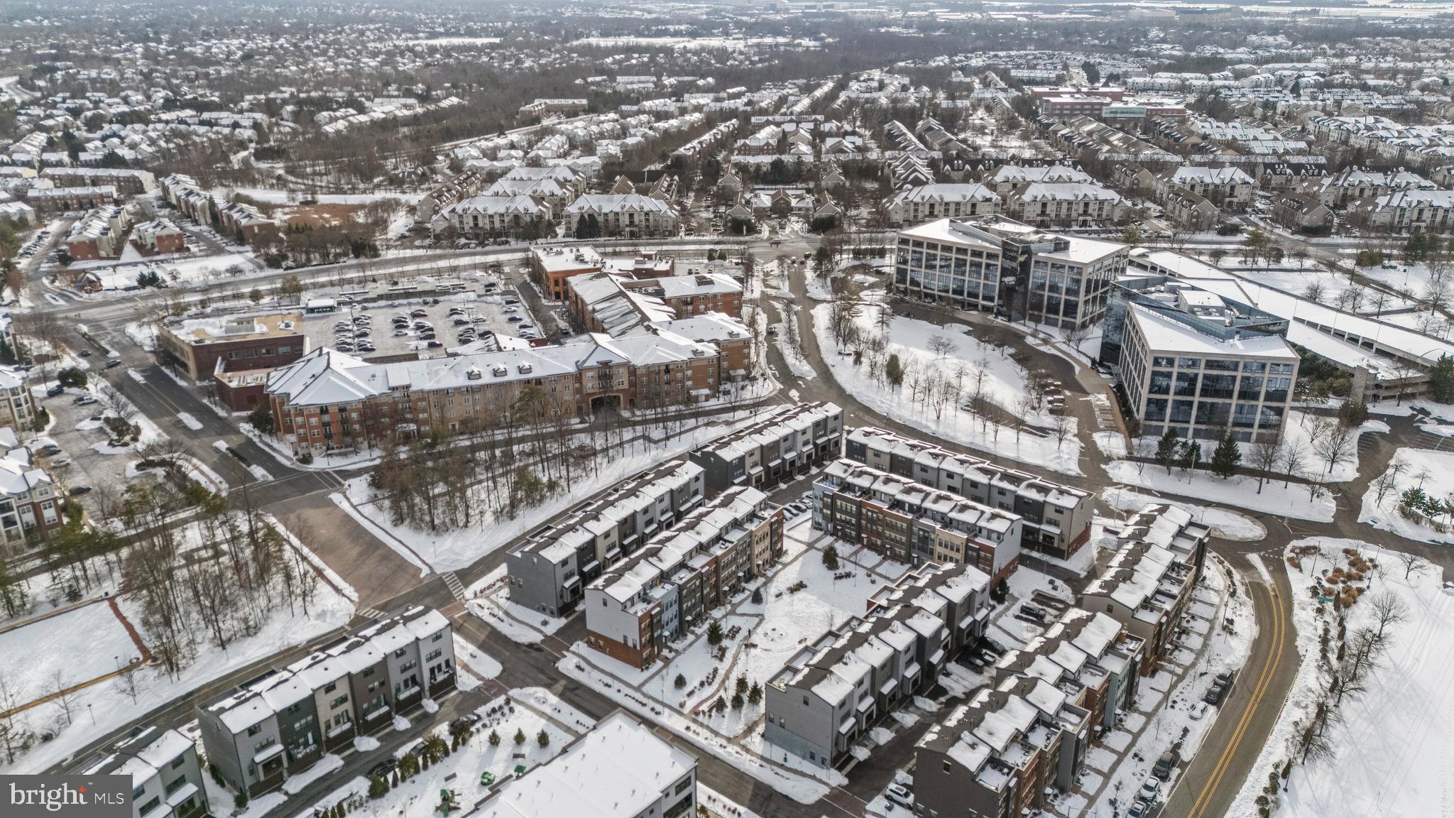 13039 HATTONTOWN SQUARE