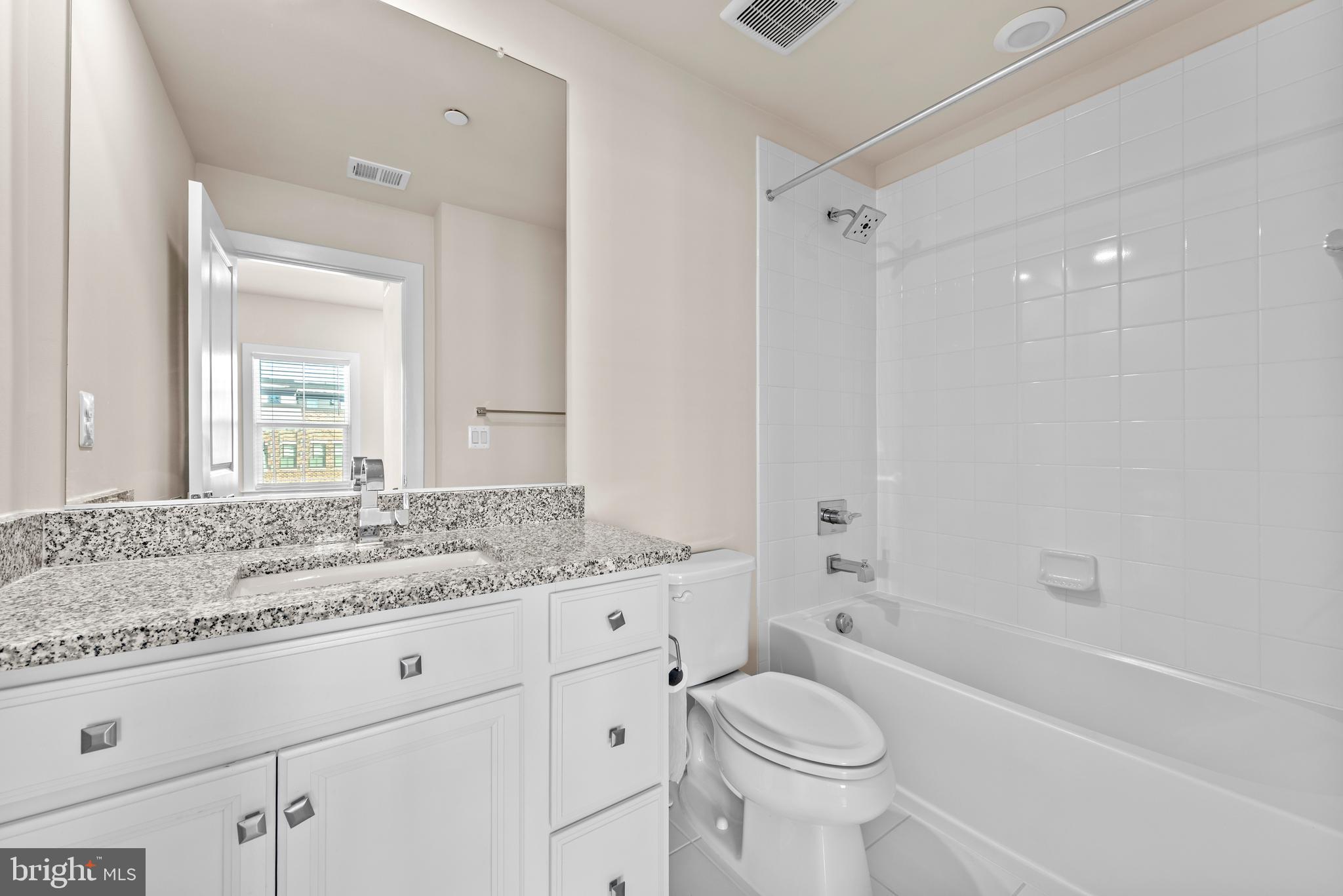 13039 HATTONTOWN SQUARE