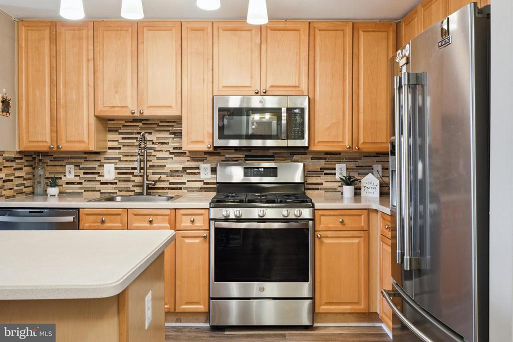9480 VIRGINIA CENTER BOULEVARD 403