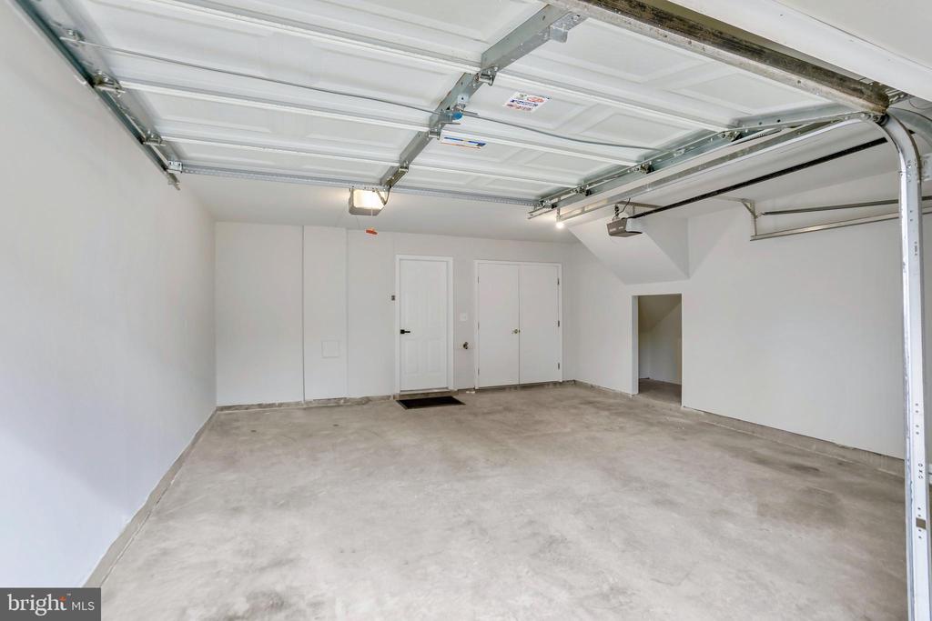 4565 GOSSAMER WAY