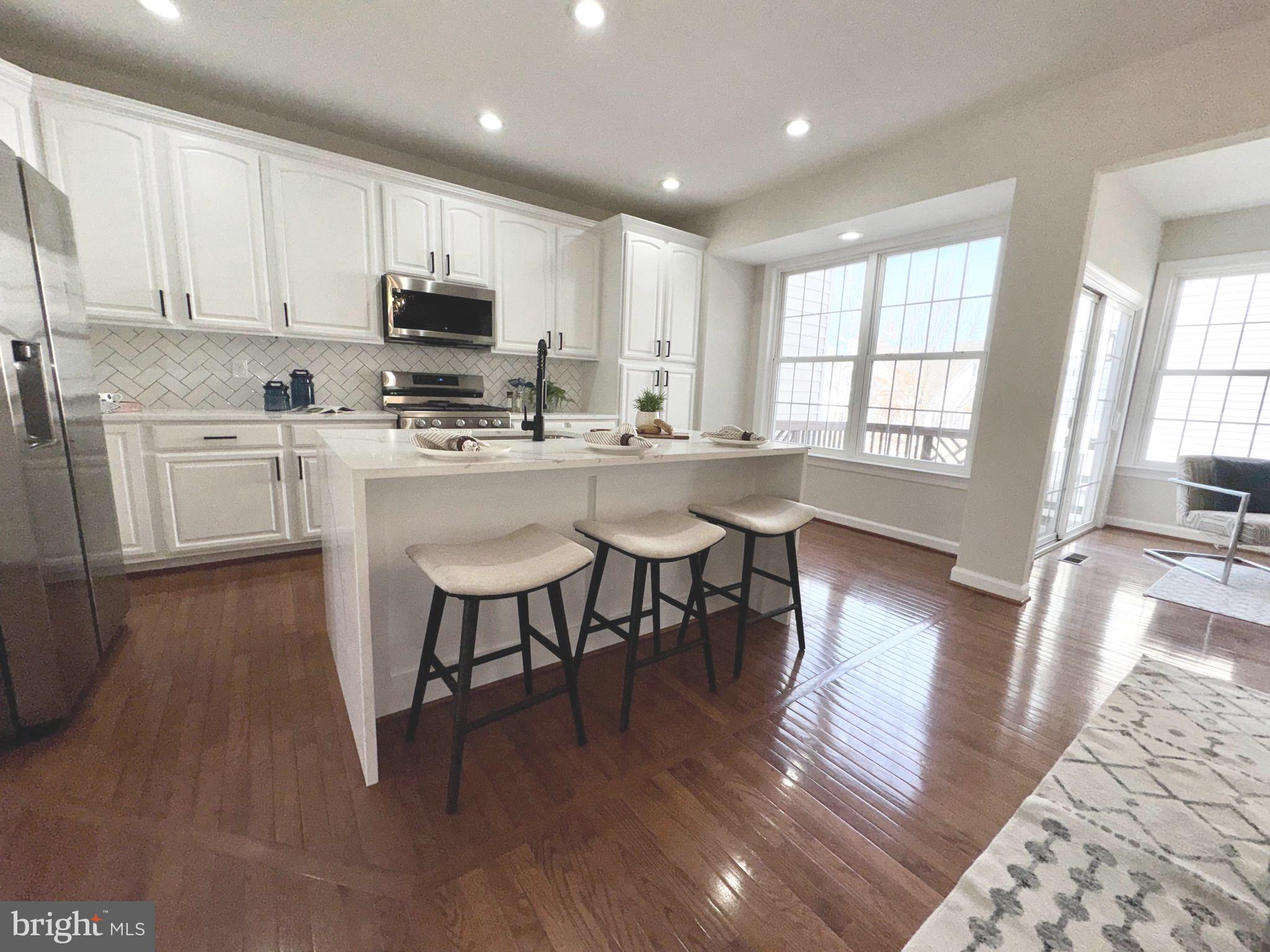 4565 GOSSAMER WAY