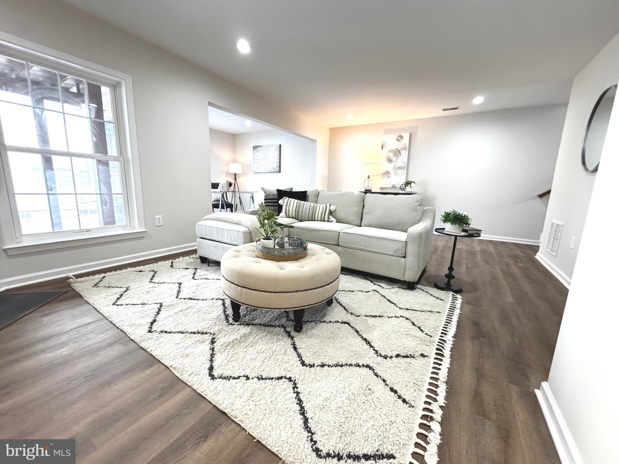 4565 GOSSAMER WAY