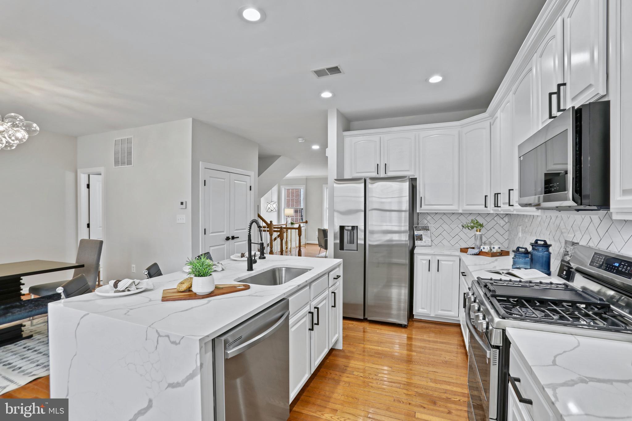 4565 GOSSAMER WAY