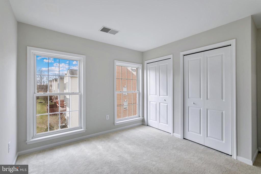 4565 GOSSAMER WAY