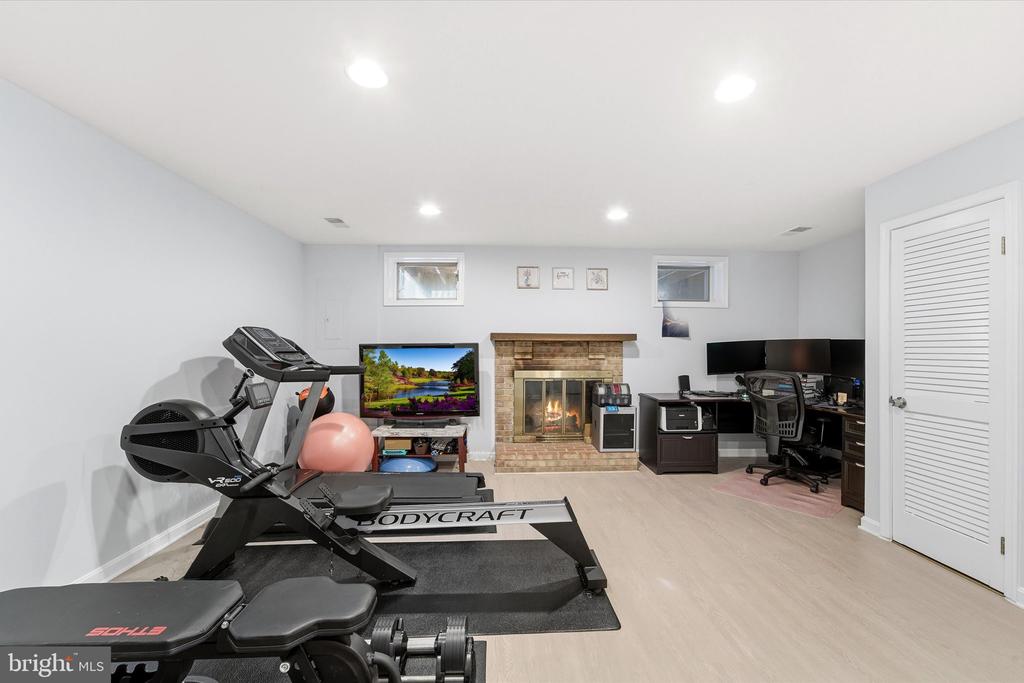 13961 WATER POND COURT