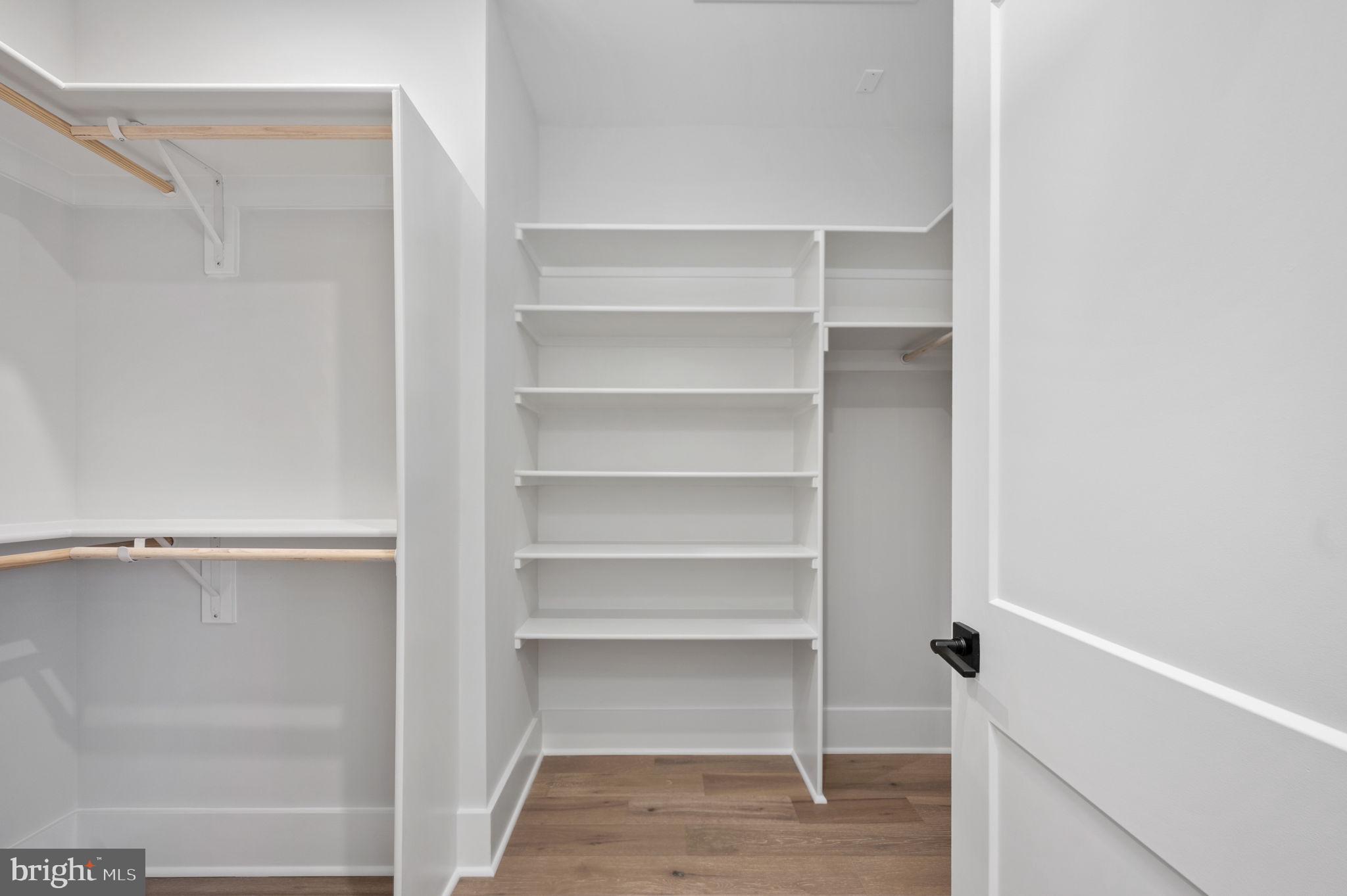 1022 HILLCREST DRIVE SW