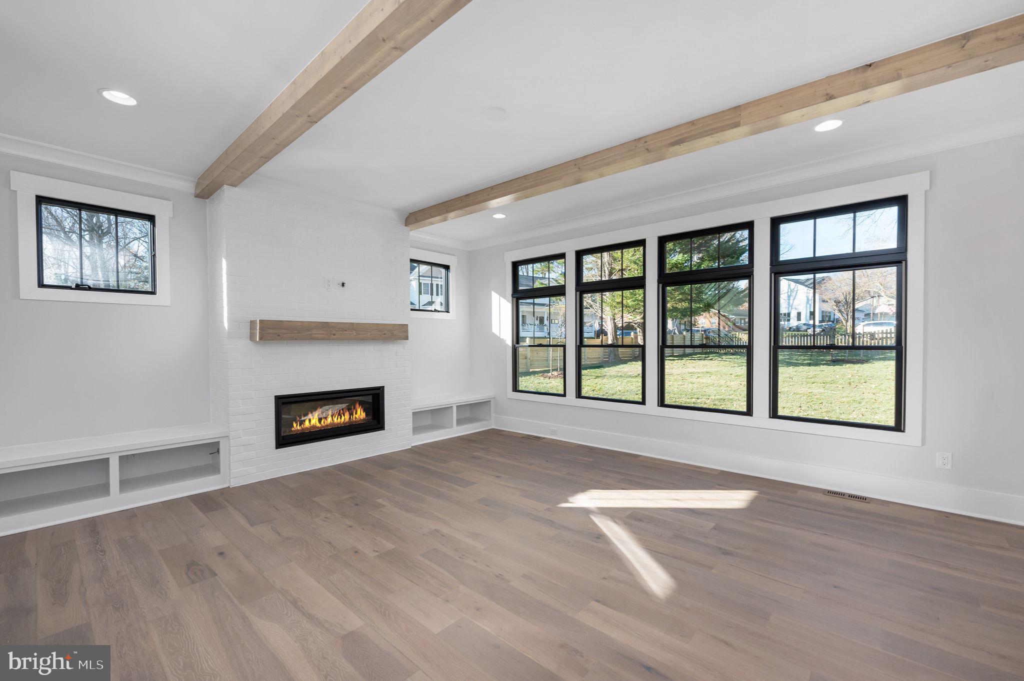 1022 HILLCREST DRIVE SW