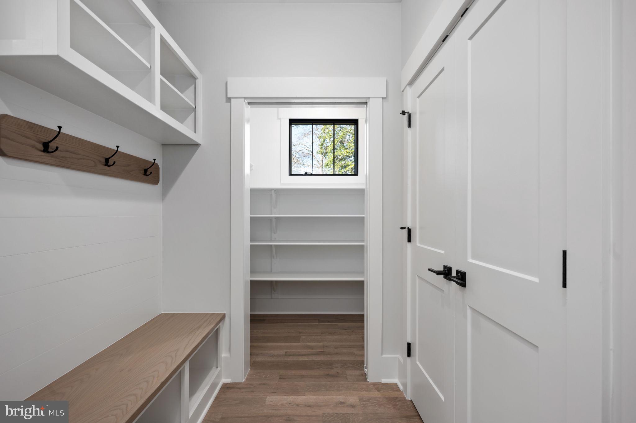 1022 HILLCREST DRIVE SW