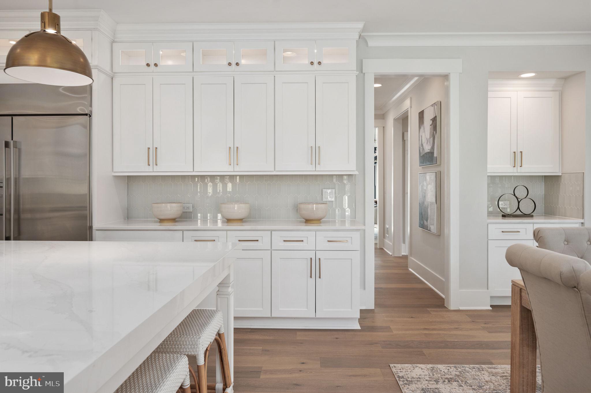 1022 HILLCREST DRIVE SW