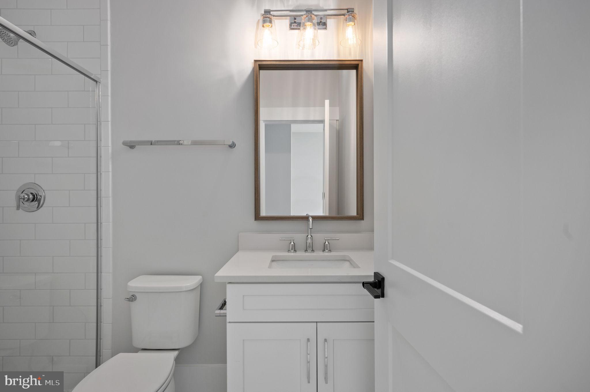 1022 HILLCREST DRIVE SW